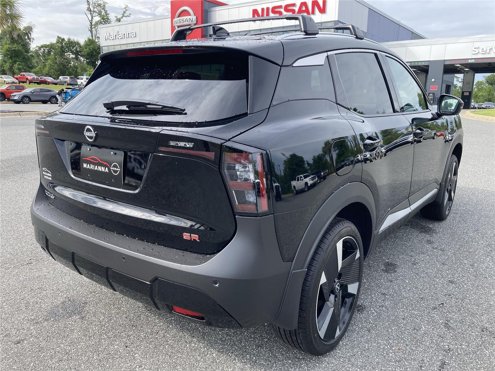 2025 Nissan Kicks SR photo 2
