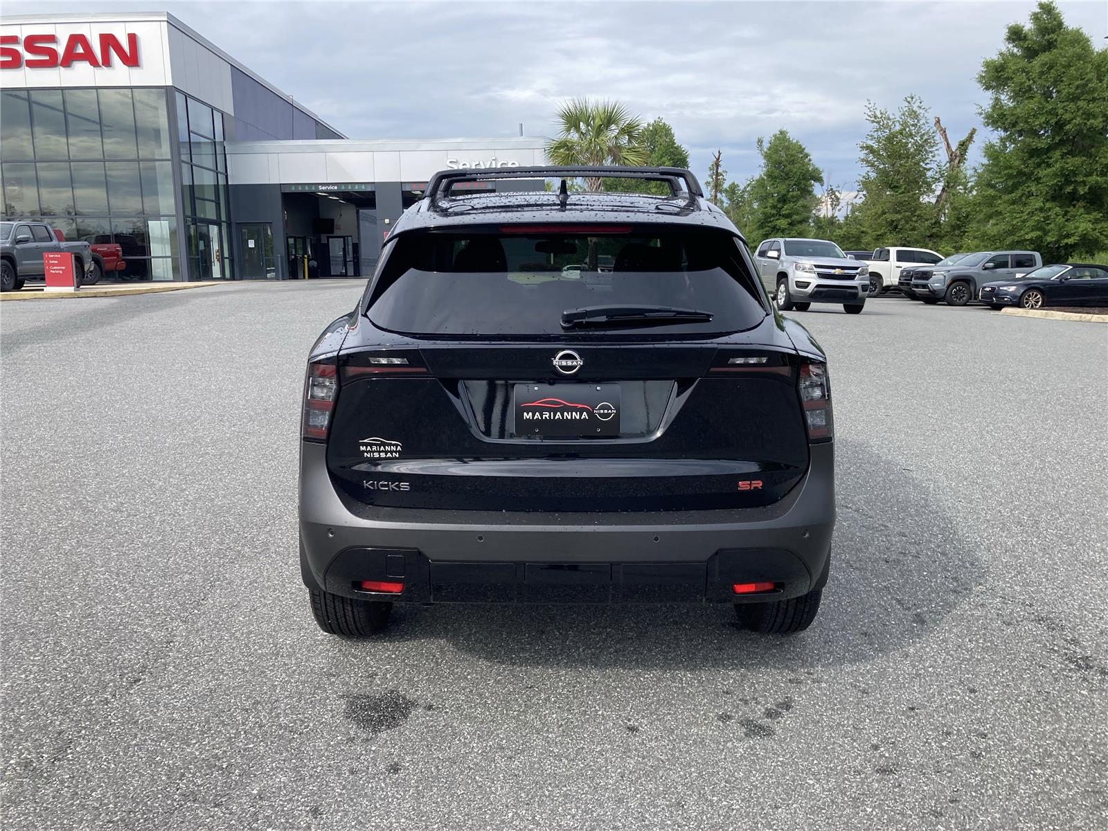 2025 Nissan Kicks SR photo 3
