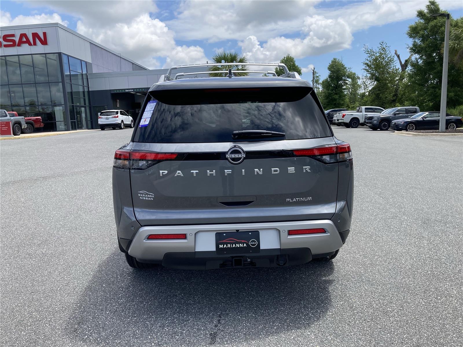2025 Nissan Pathfinder Platinum photo 6