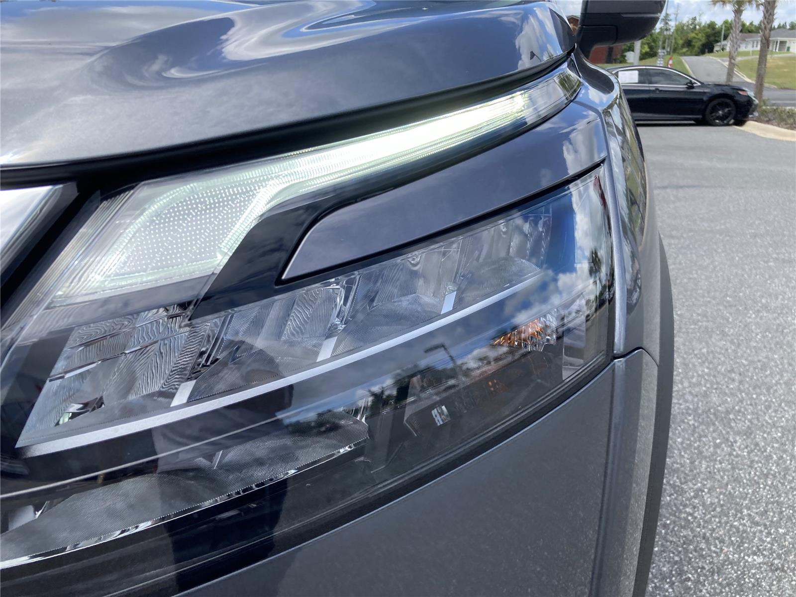 2025 Nissan Pathfinder Platinum photo 10