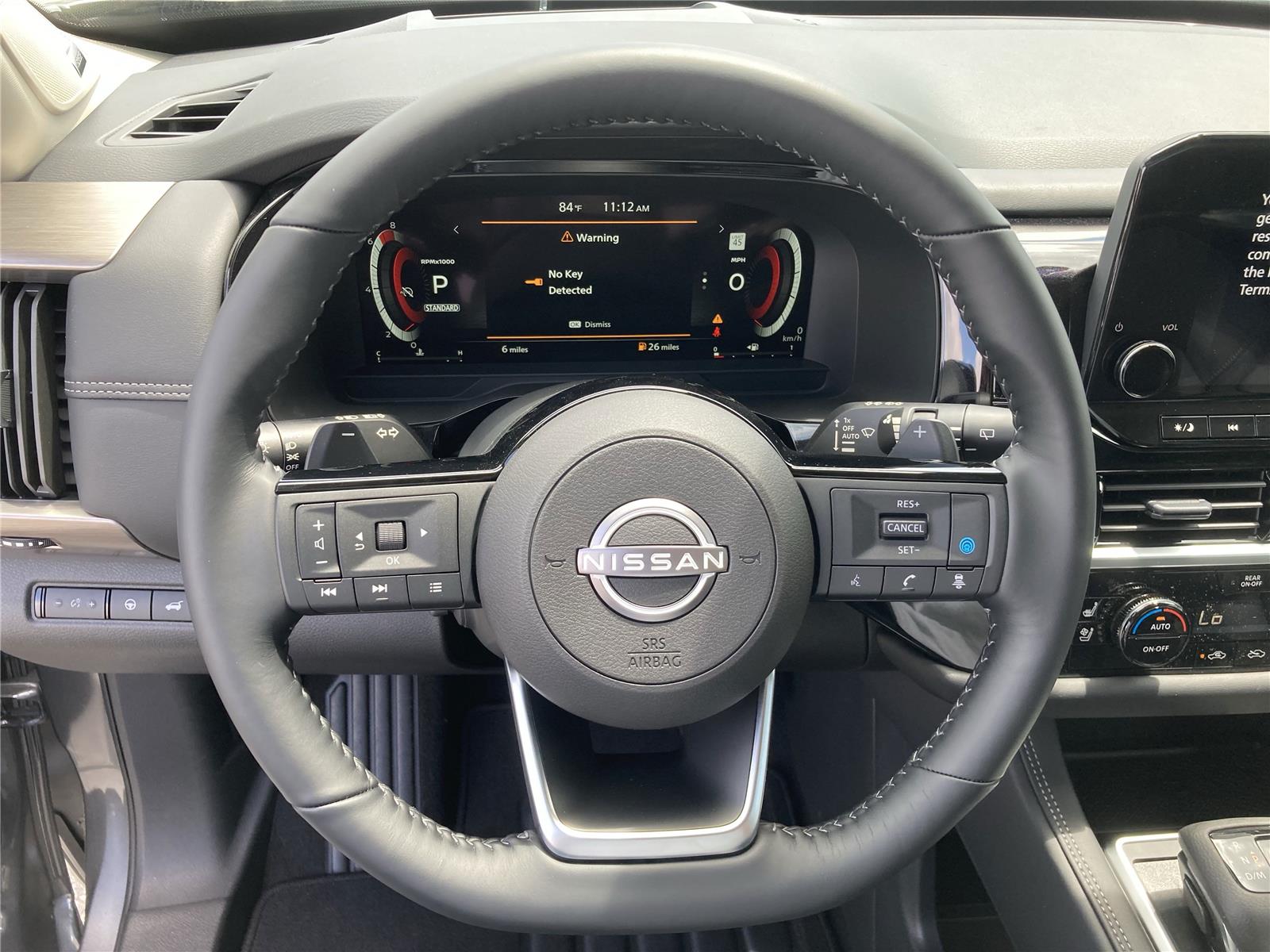 2025 Nissan Pathfinder Platinum photo 13