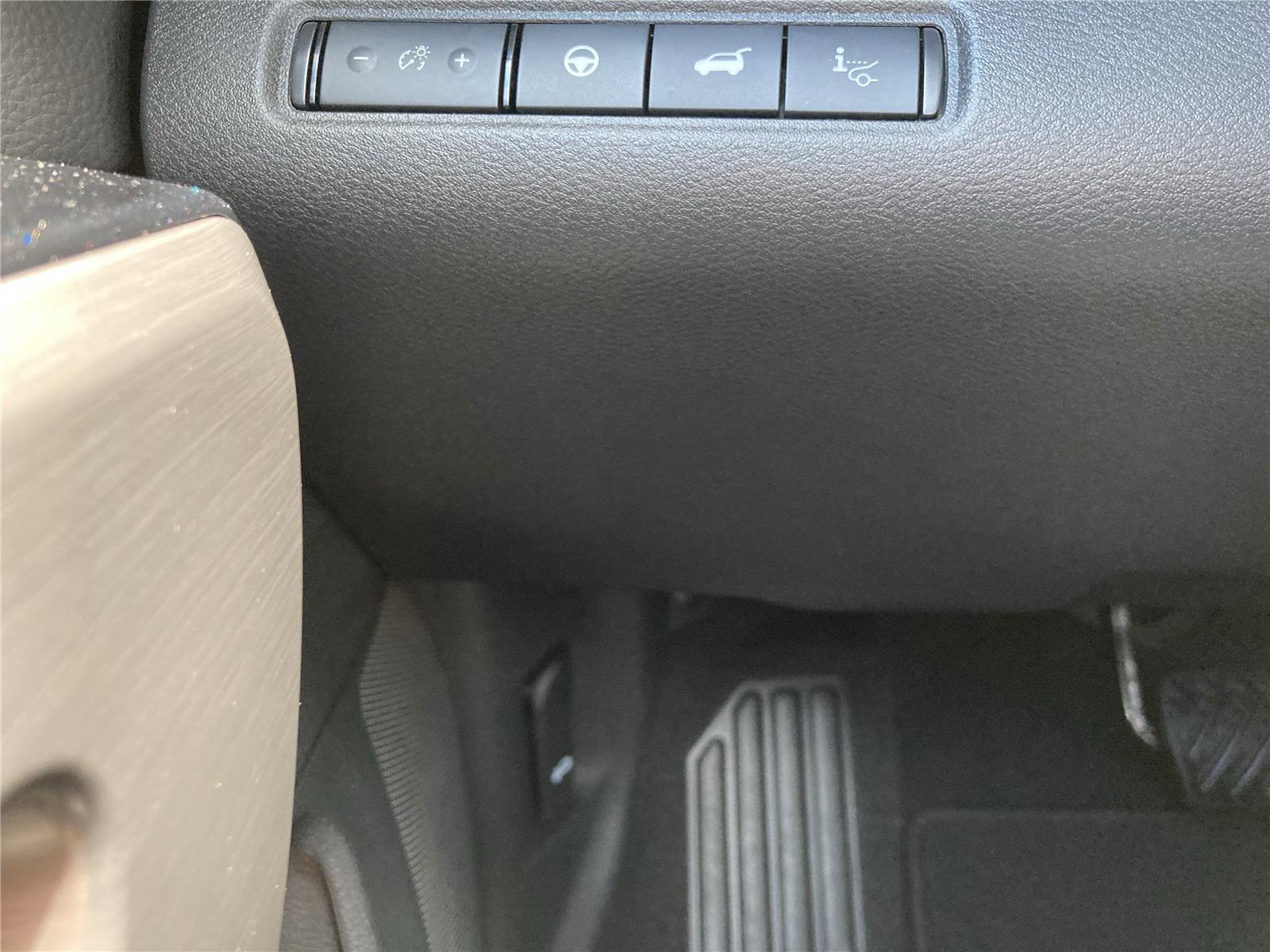 2025 Nissan Pathfinder Platinum photo 25