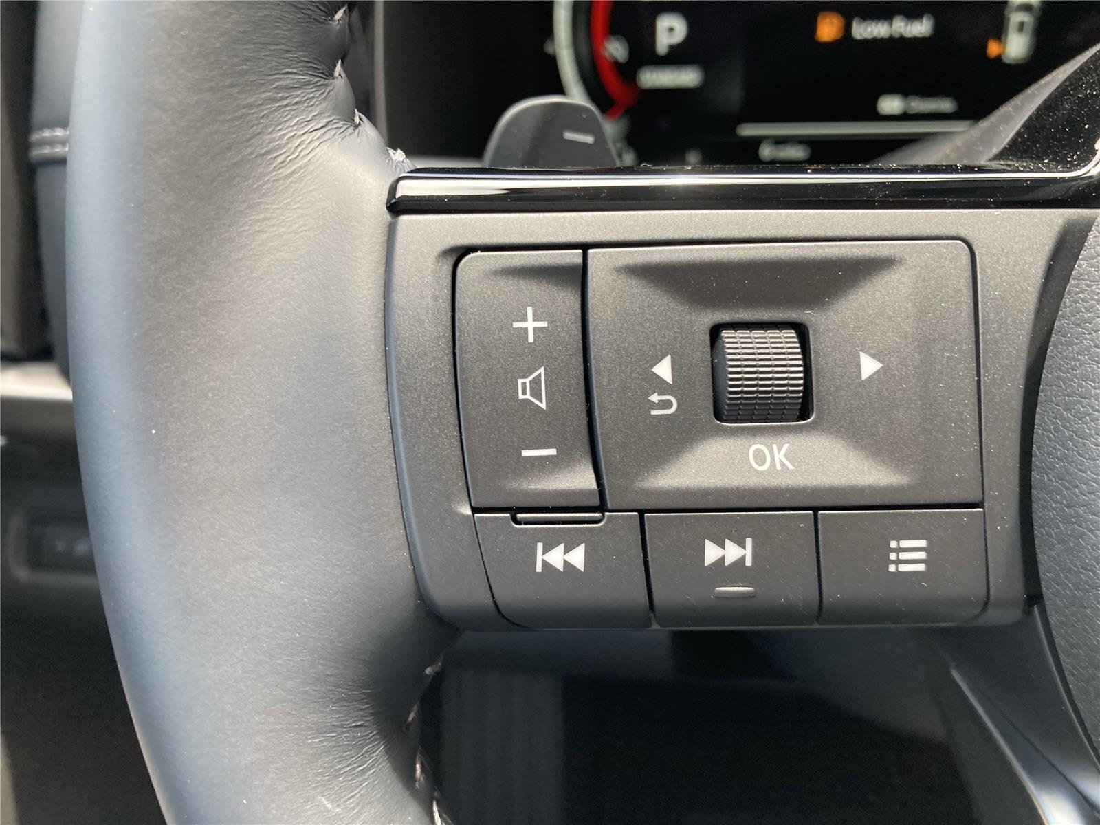 2025 Nissan Pathfinder Platinum photo 26