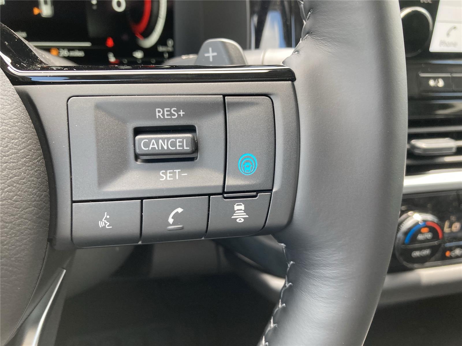 2025 Nissan Pathfinder Platinum photo 27