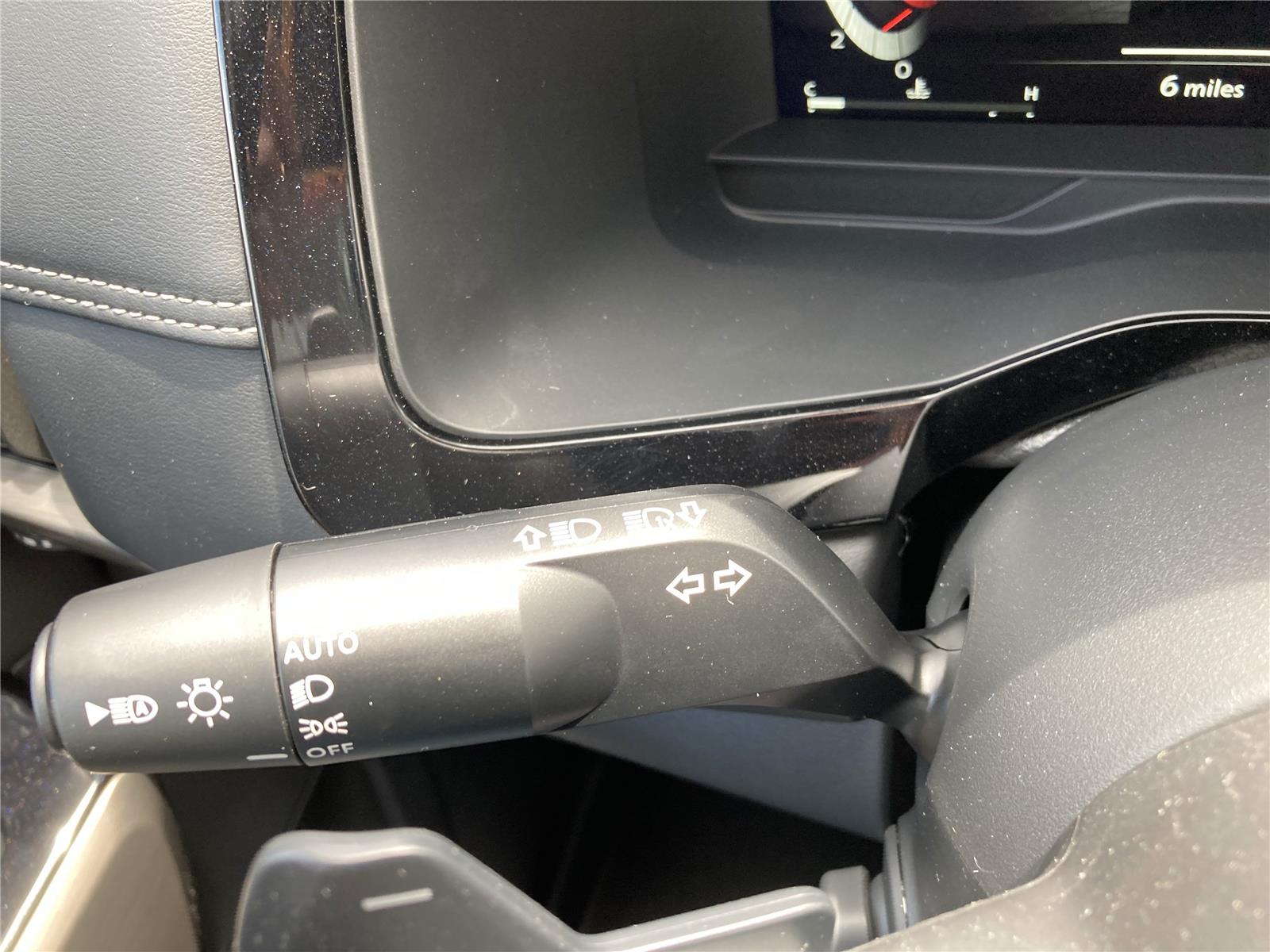 2025 Nissan Pathfinder Platinum photo 28
