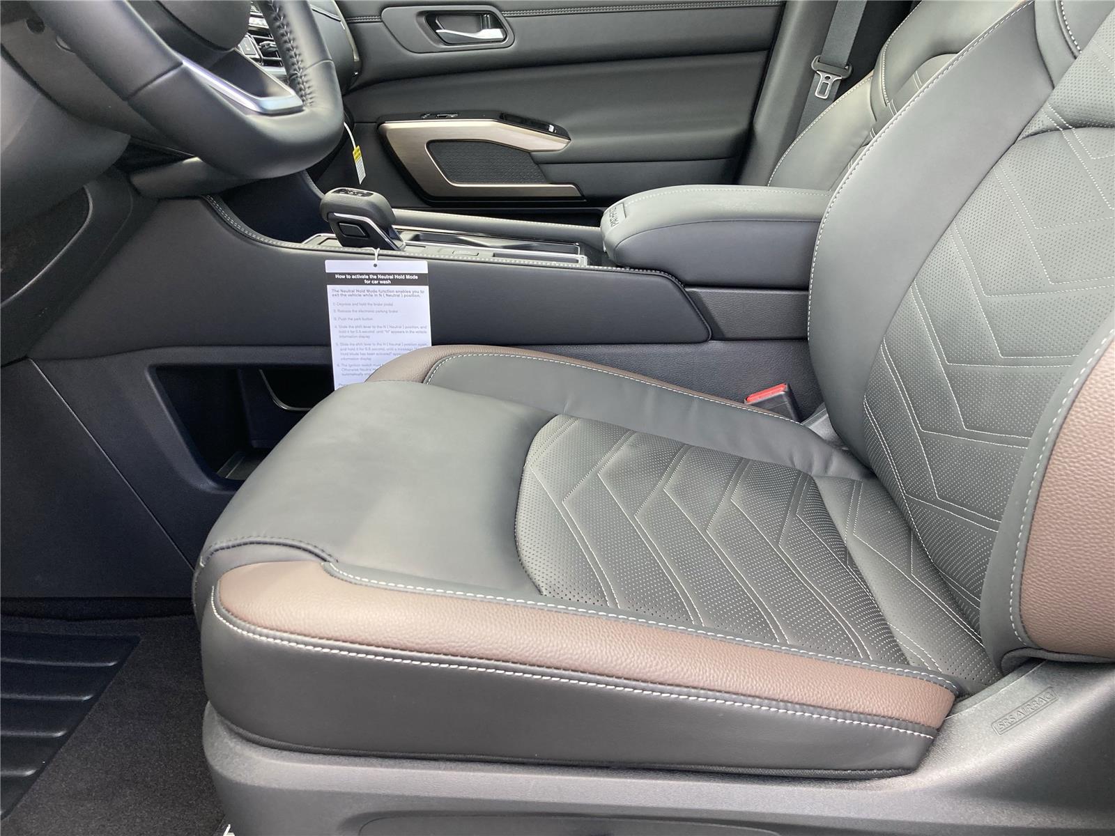 2025 Nissan Pathfinder Platinum photo 32