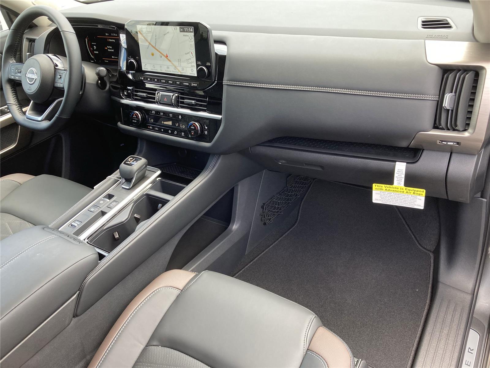 2025 Nissan Pathfinder Platinum photo 38