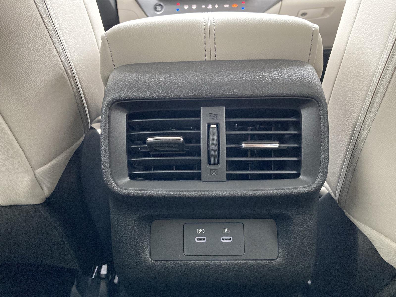 2025 Nissan Murano SV photo 23