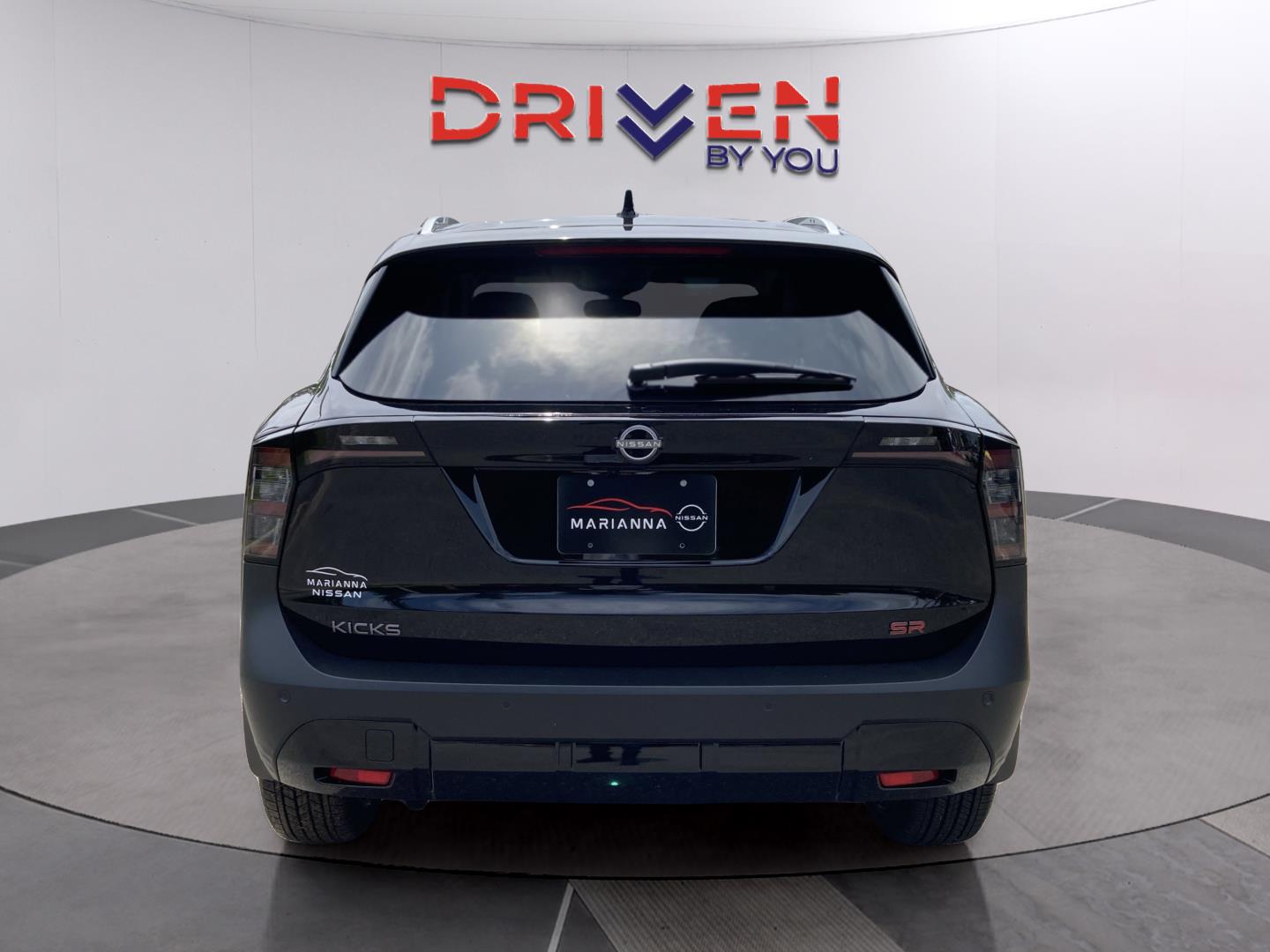 2025 Nissan Kicks SR photo 4