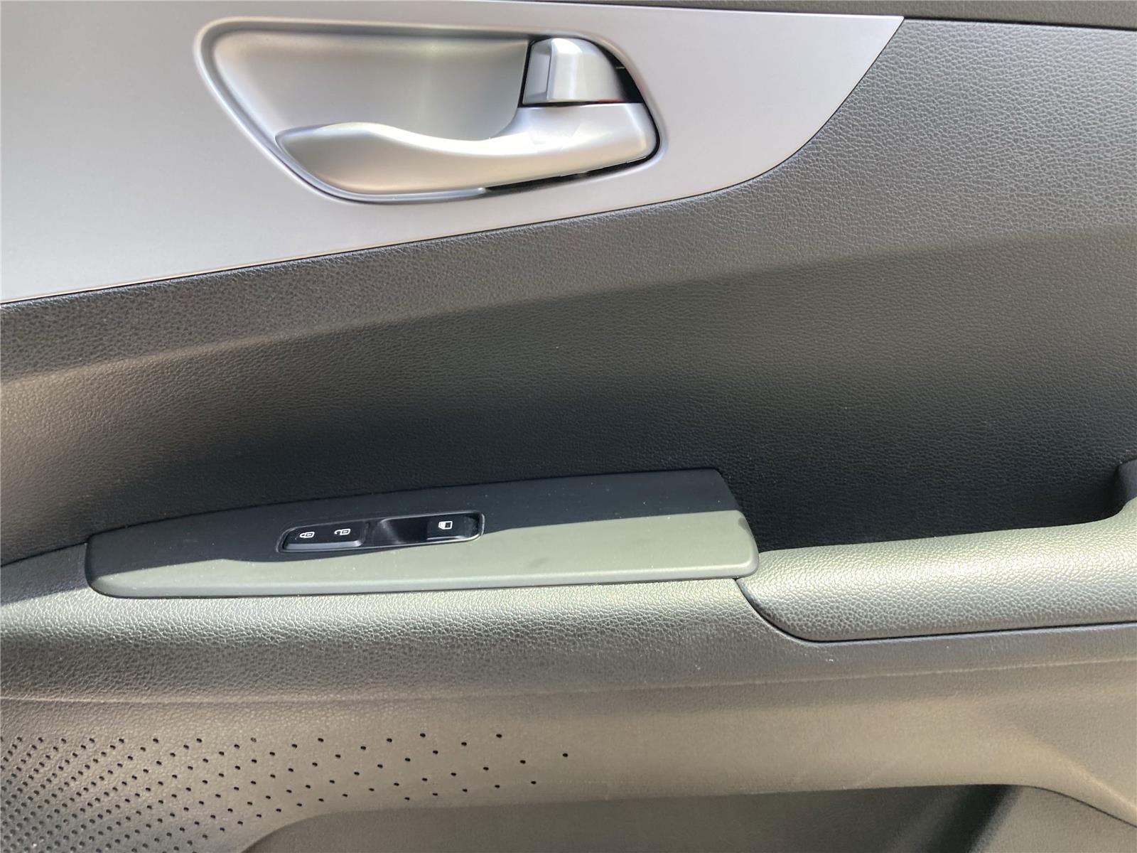 2023 Kia Forte LXS photo 34