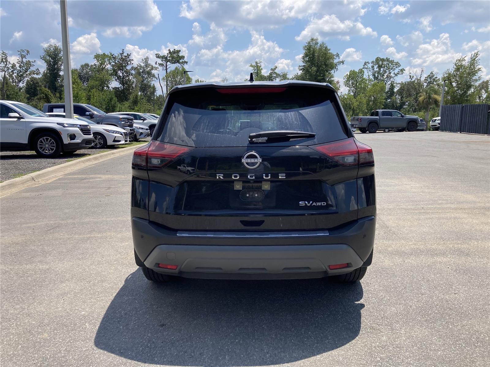 2023 Nissan Rogue SV photo 3