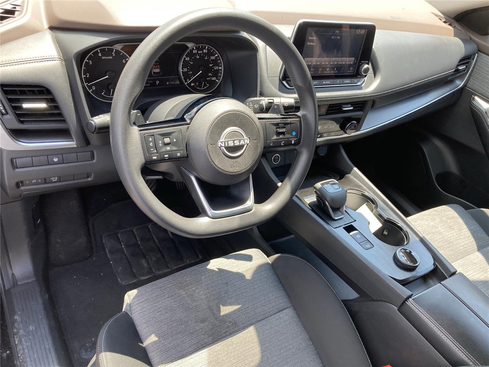 2023 Nissan Rogue SV photo 9