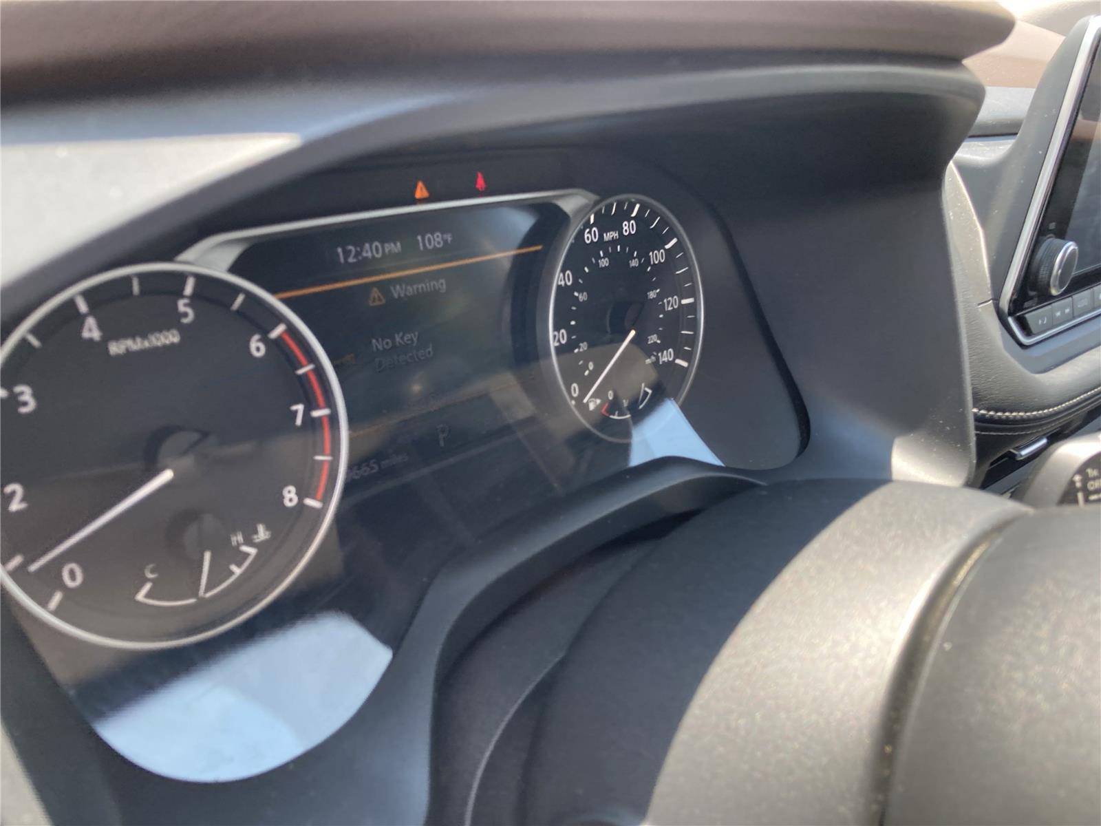 2023 Nissan Rogue SV photo 10
