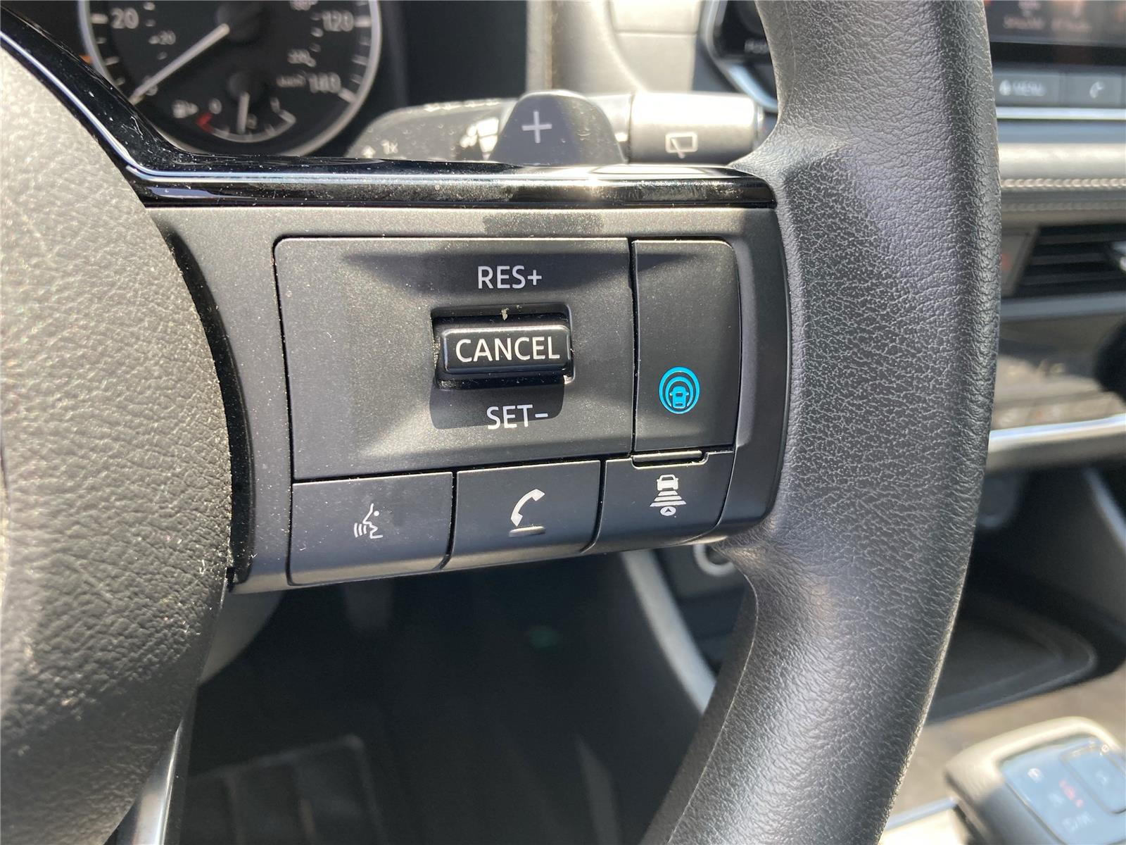 2023 Nissan Rogue SV photo 17