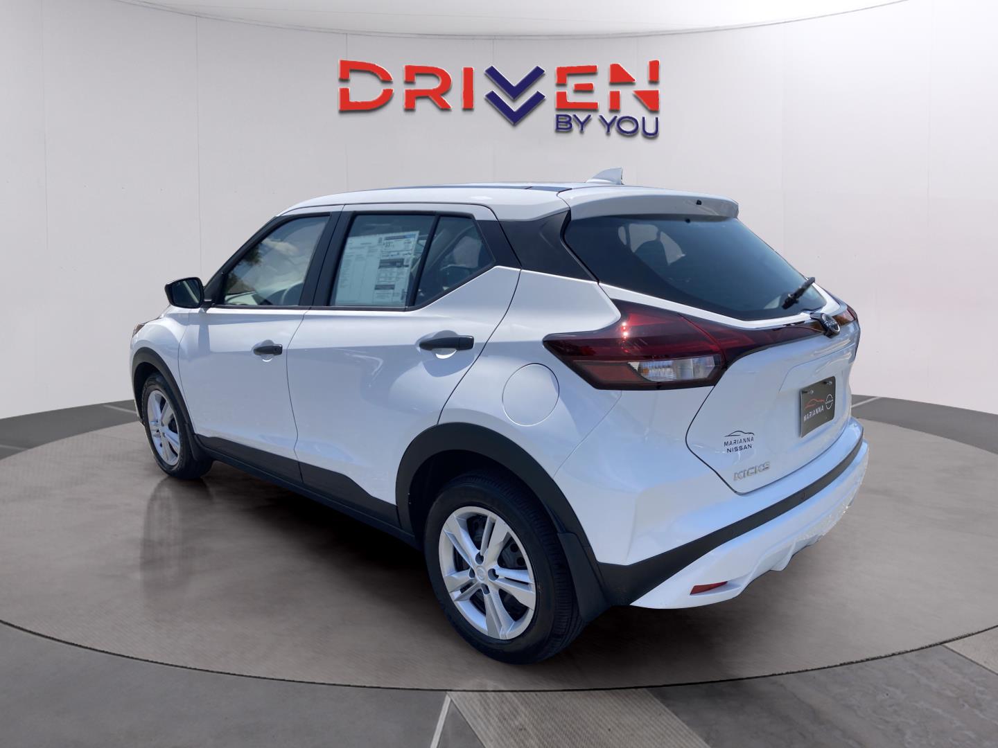 2025 Nissan Kicks Play S photo 3