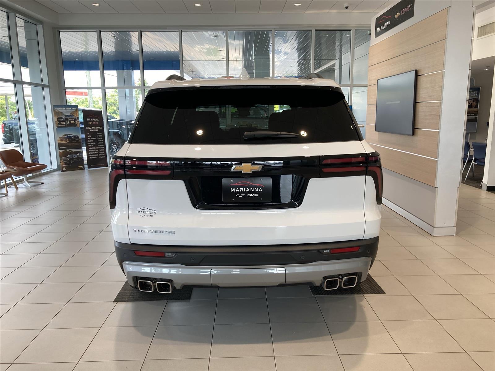 2025 Chevrolet Traverse photo 4