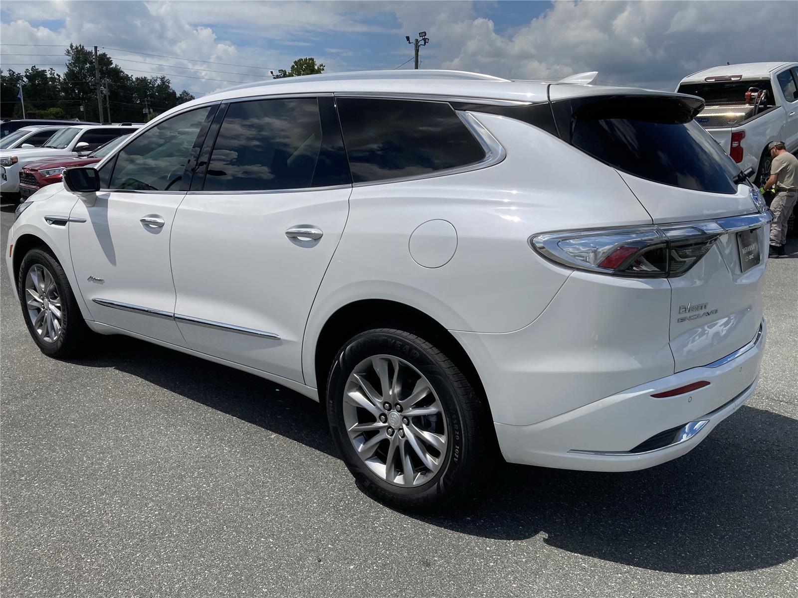 2022 Buick Enclave Avenir photo 5