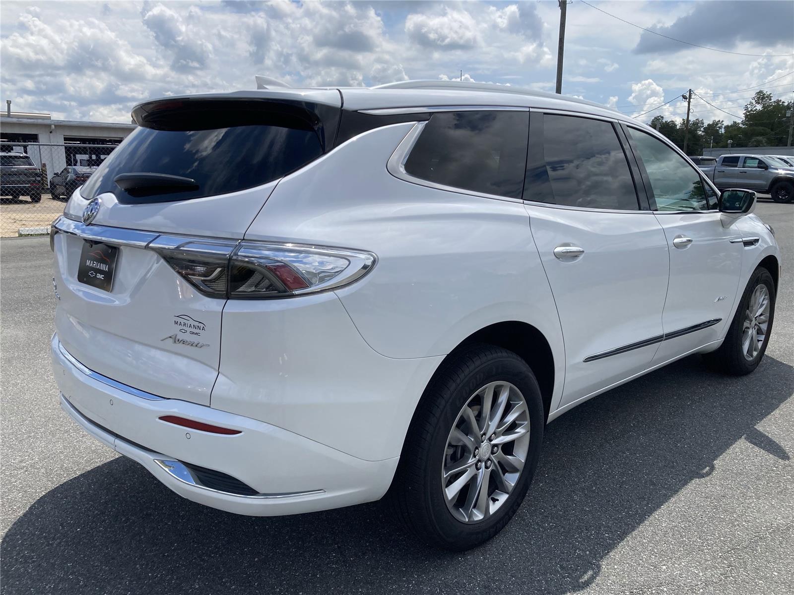 2022 Buick Enclave Avenir photo 7