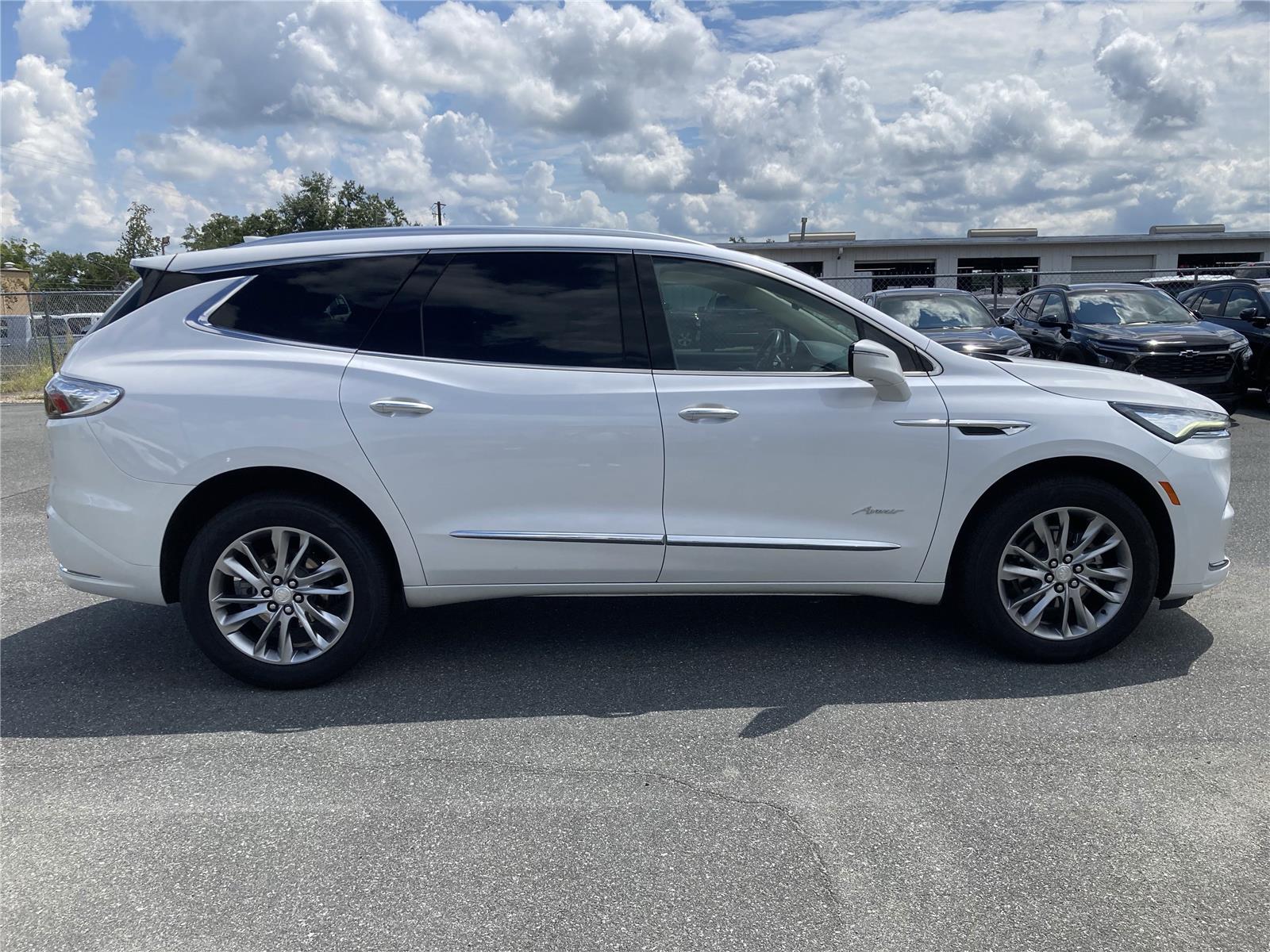 2022 Buick Enclave Avenir photo 8