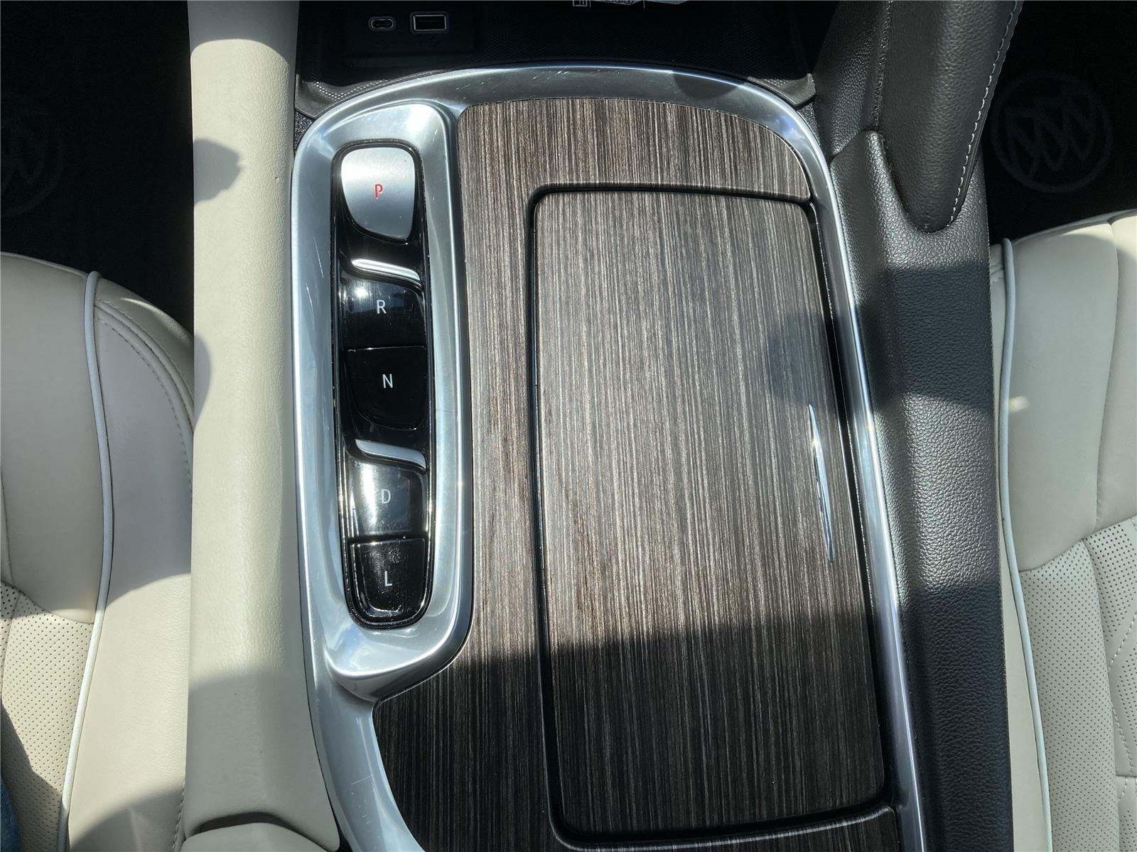 2022 Buick Enclave Avenir photo 22