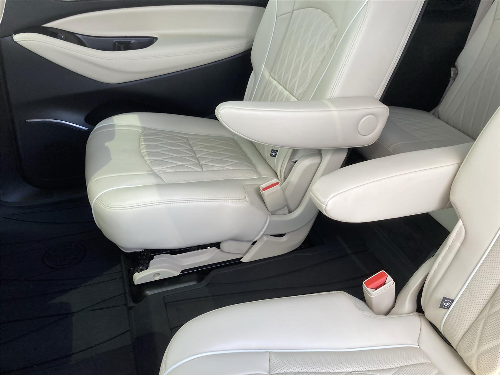 2022 Buick Enclave Avenir photo 29