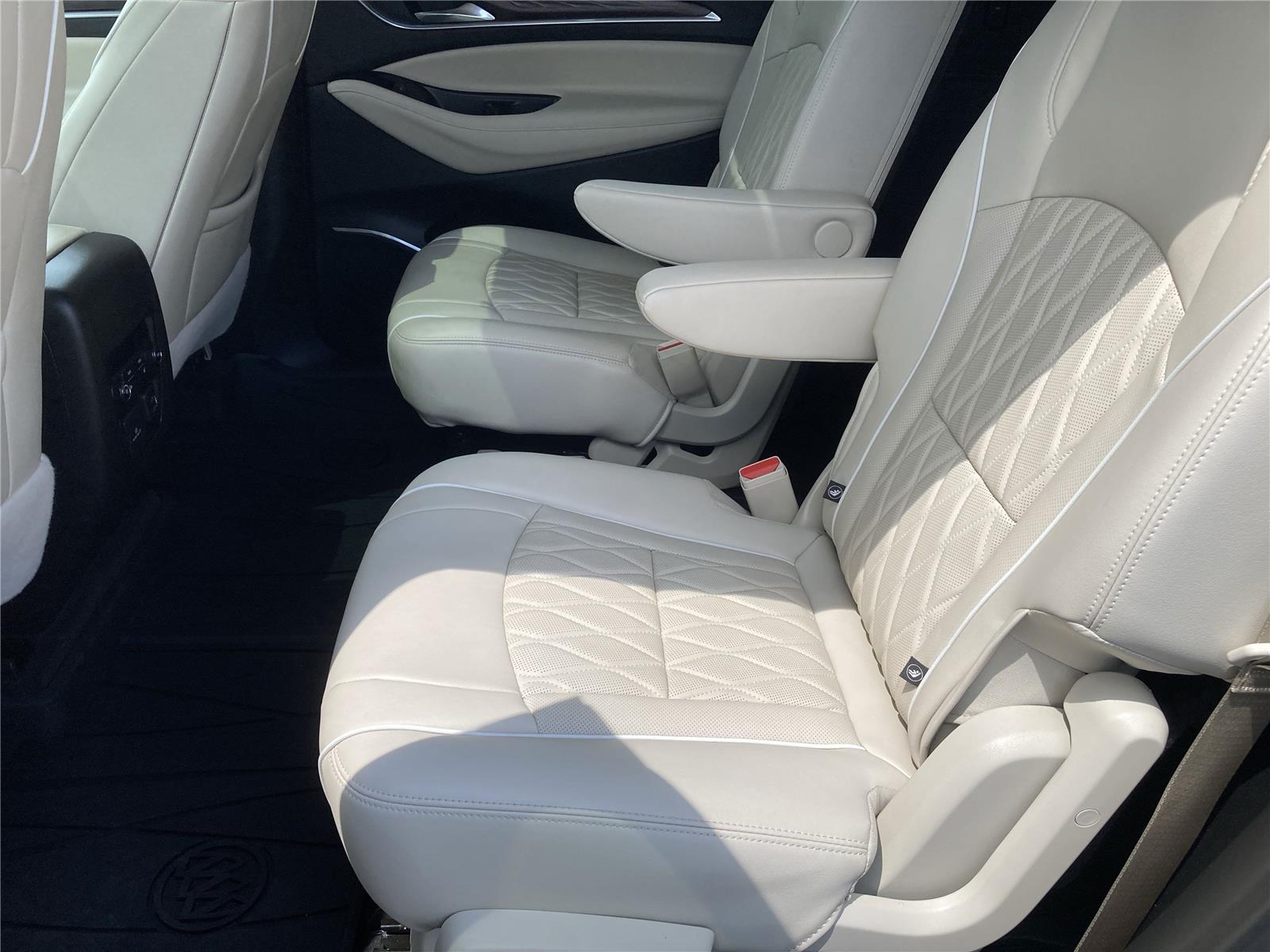 2022 Buick Enclave Avenir photo 30