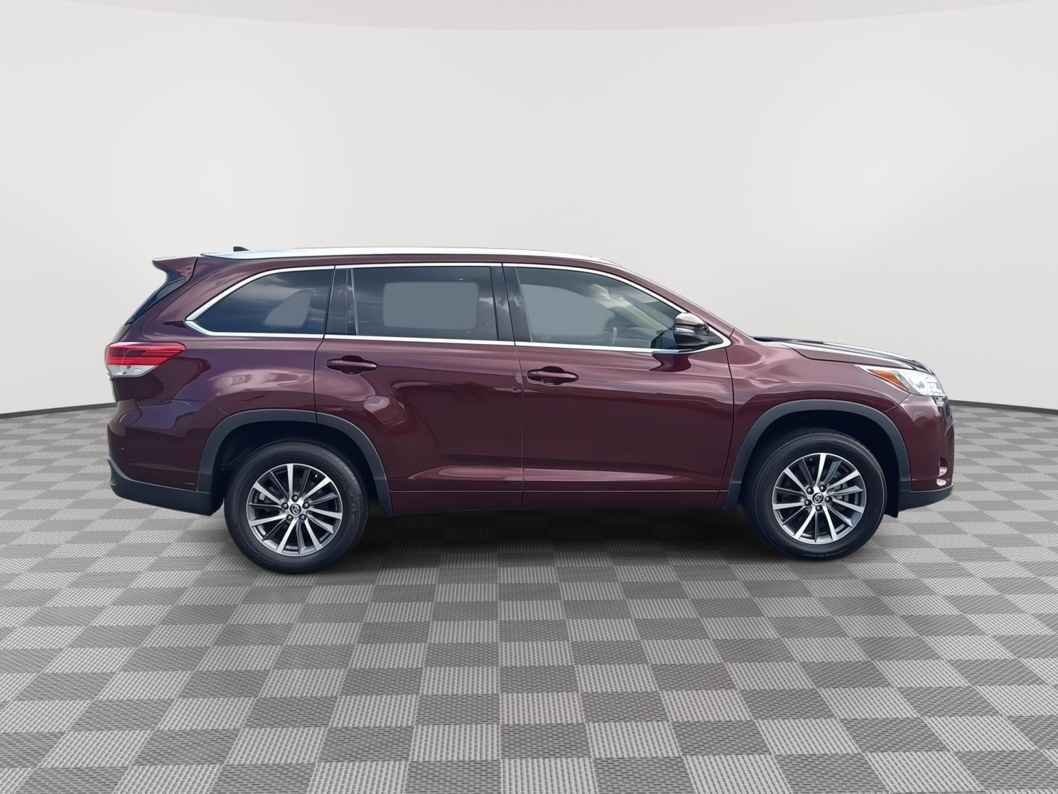 2017 Toyota Highlander XLE photo 3