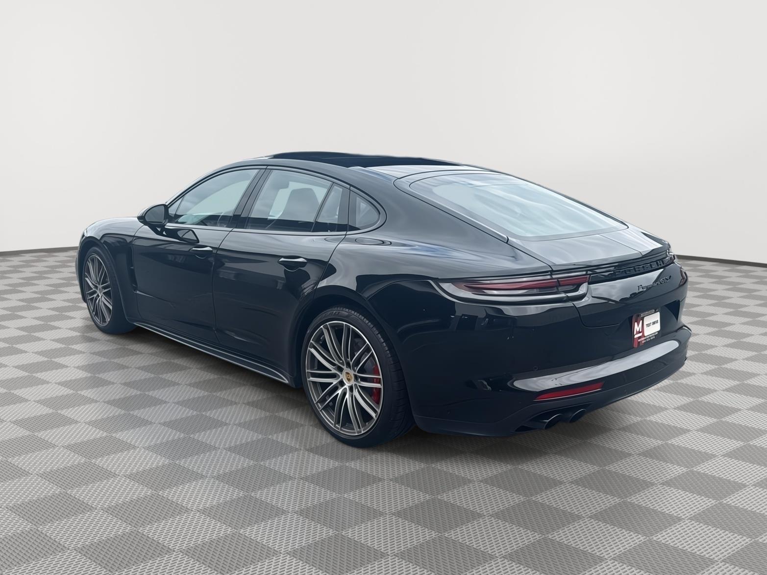 2019 Porsche Panamera GTS photo 3