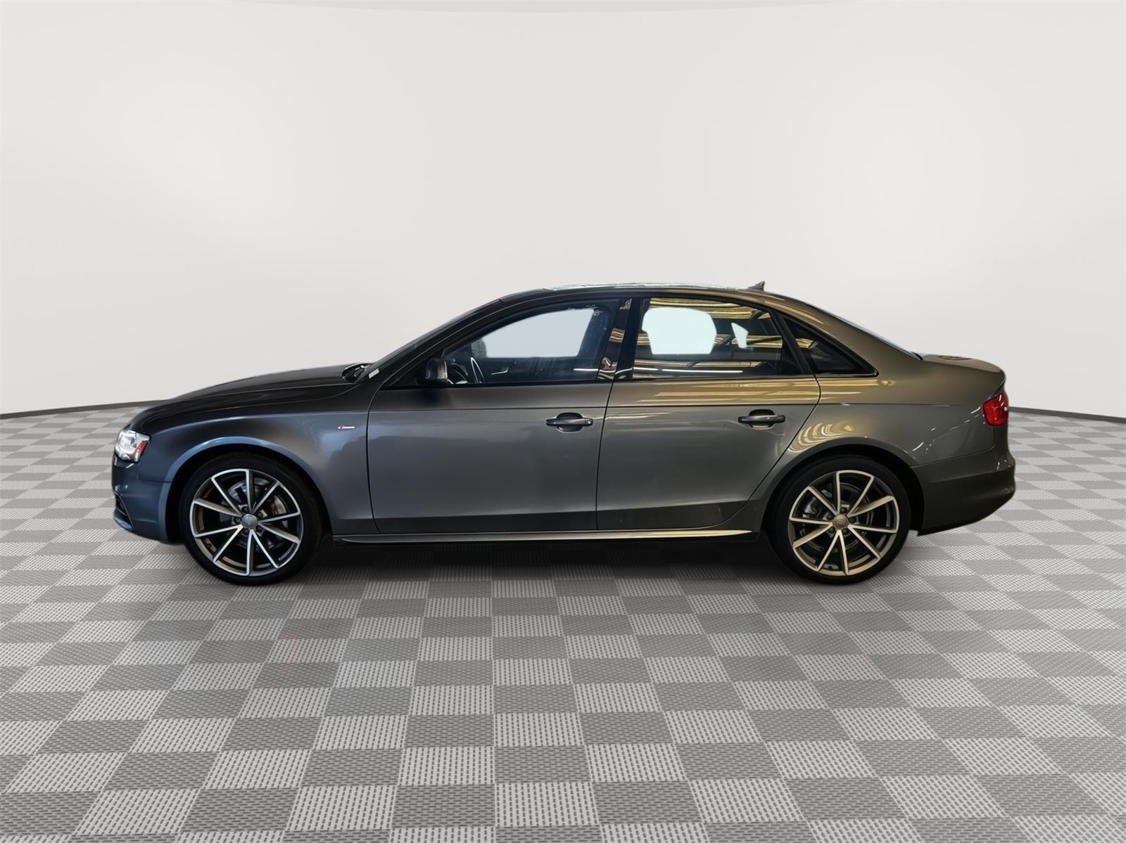 2016 Audi A4 Premium photo 2