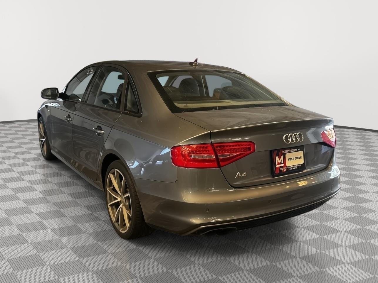 2016 Audi A4 Premium photo 3