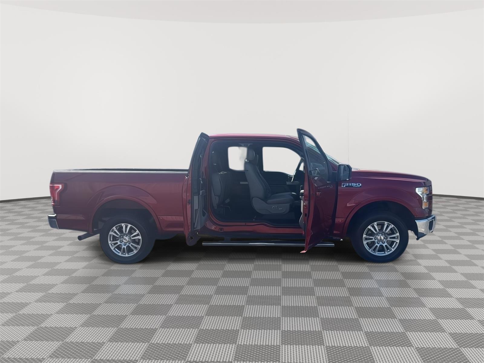 2017 Ford F-150 Lariat photo 24