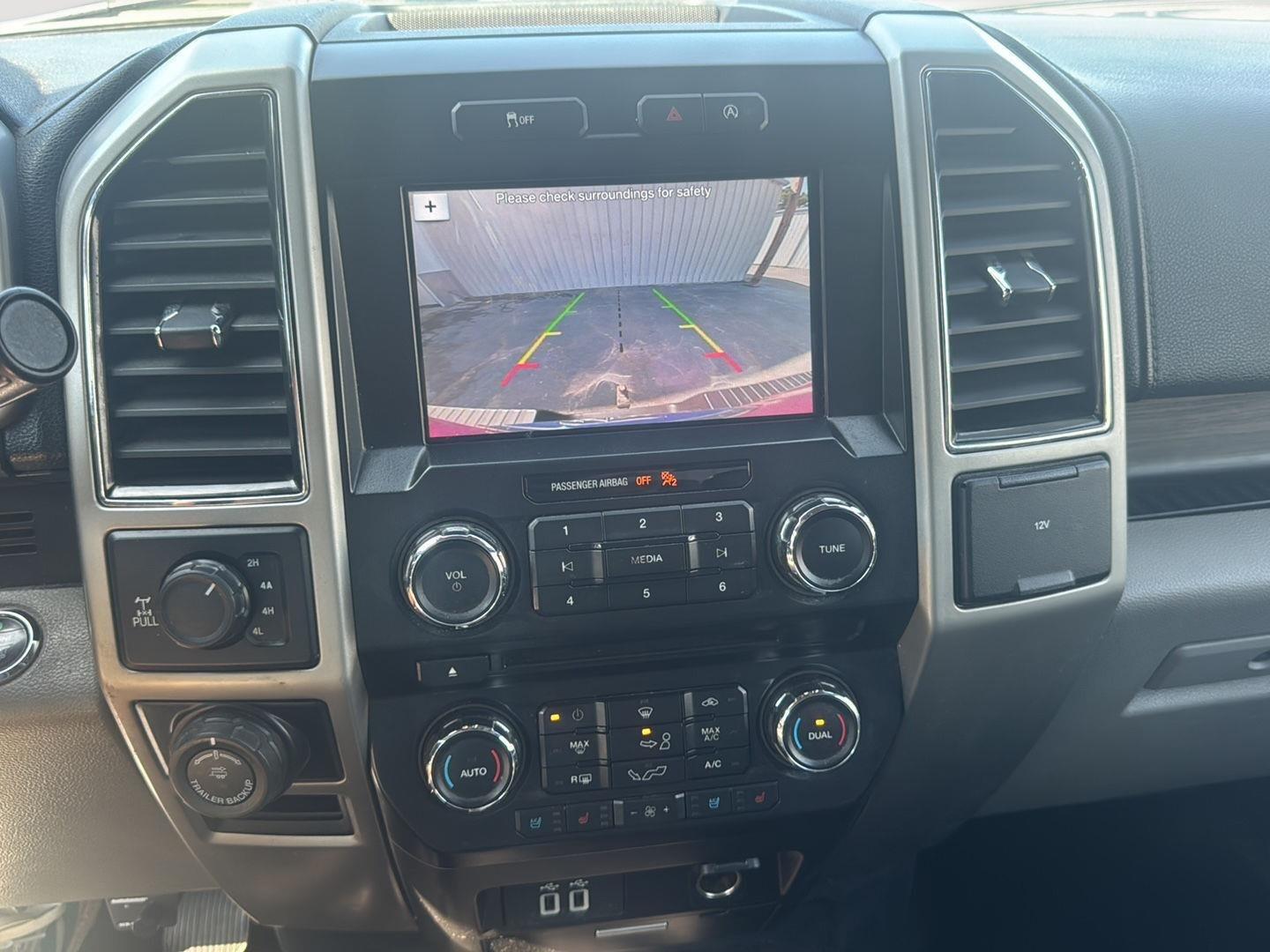 2017 Ford F-150 Lariat photo 27