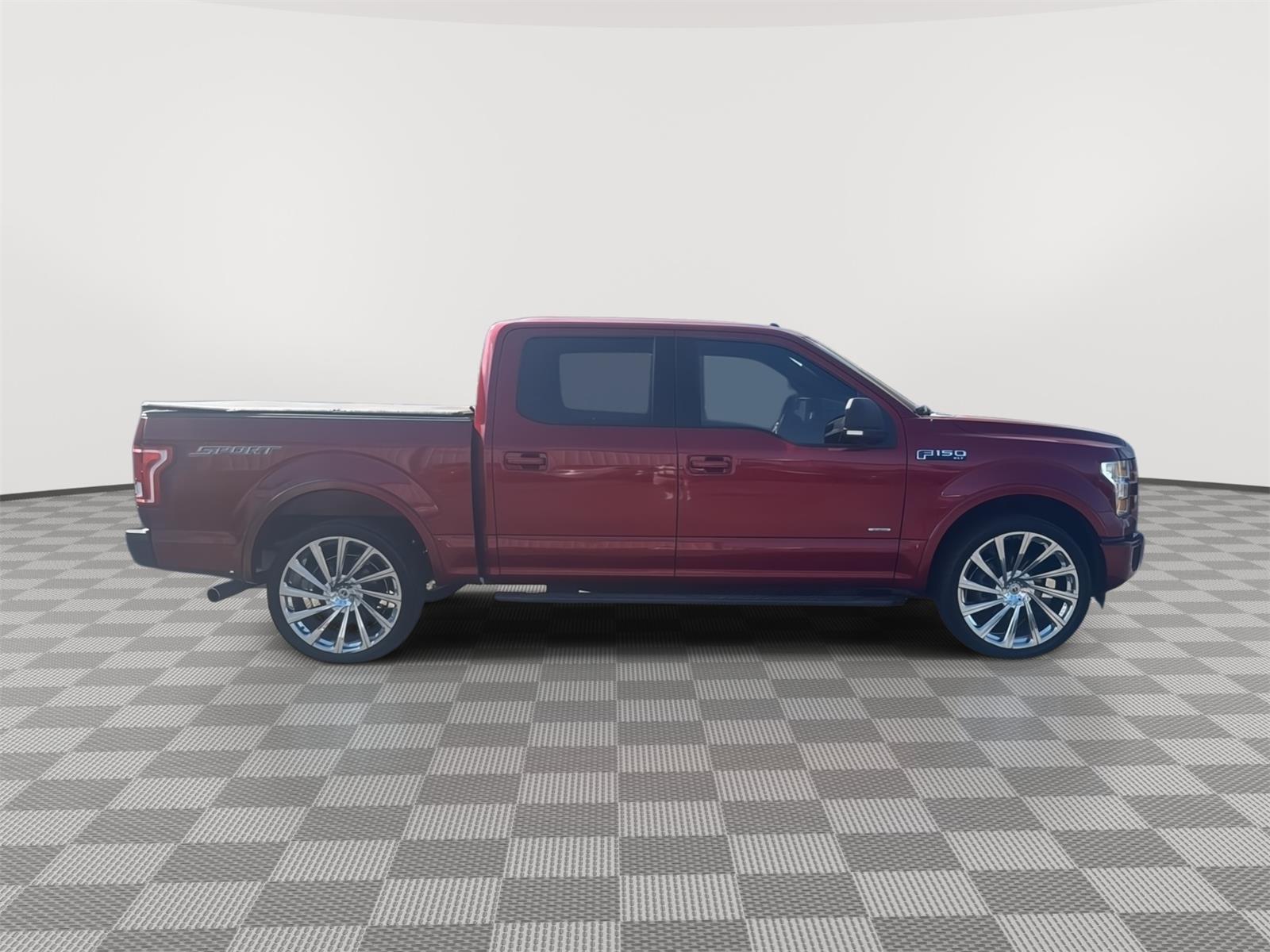 2015 Ford F-150 XLT photo 8