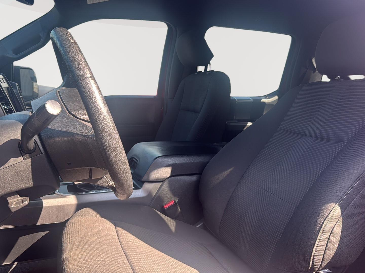 2015 Ford F-150 XLT photo 18