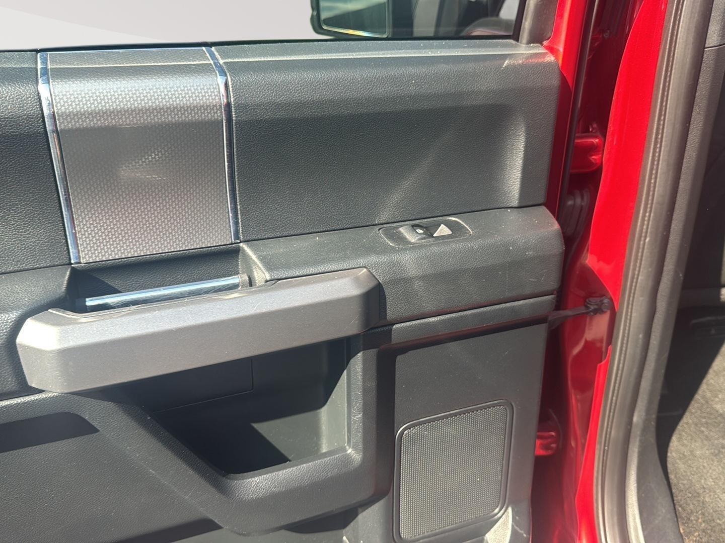 2015 Ford F-150 XLT photo 20