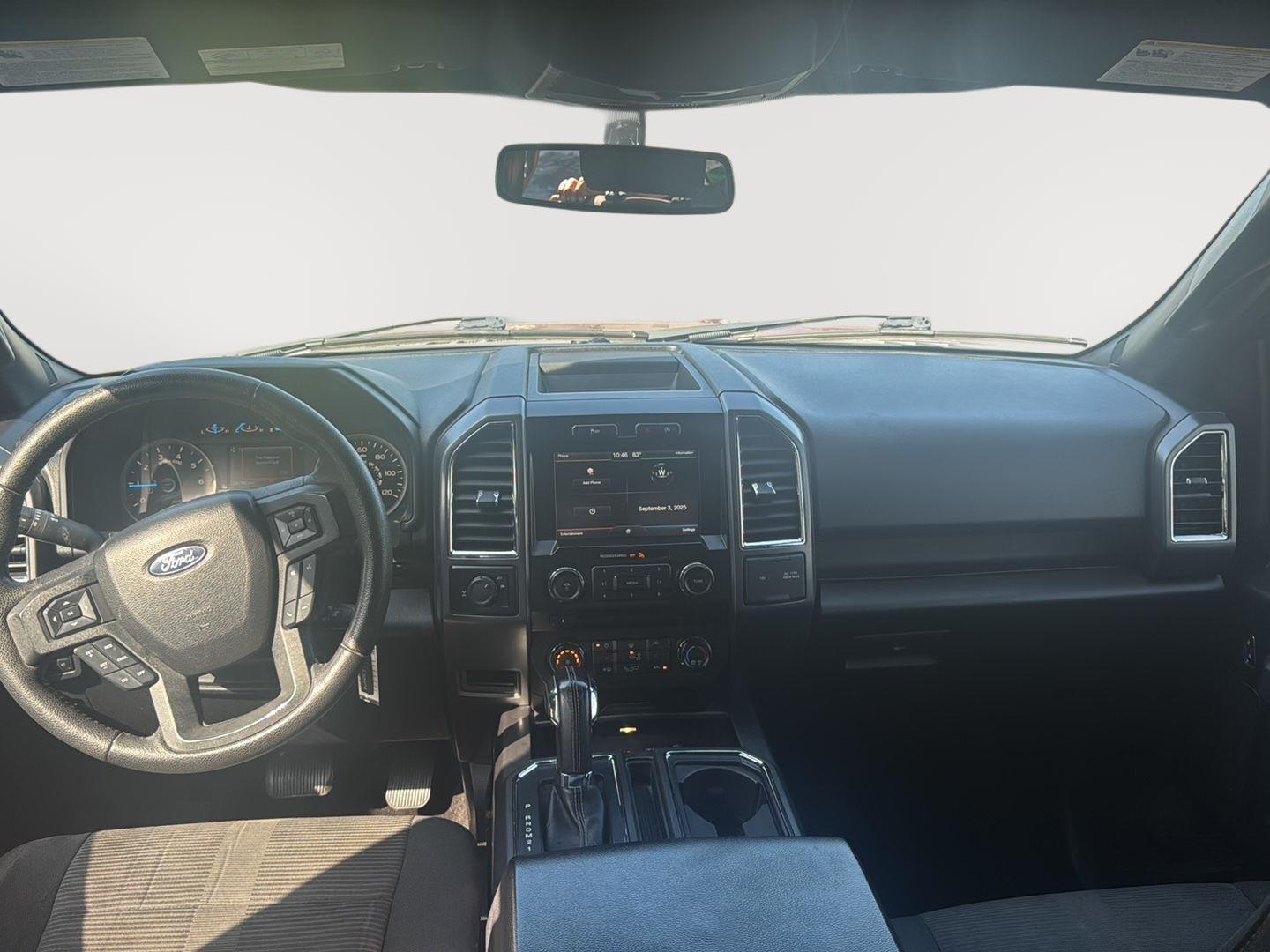 2015 Ford F-150 XLT photo 25