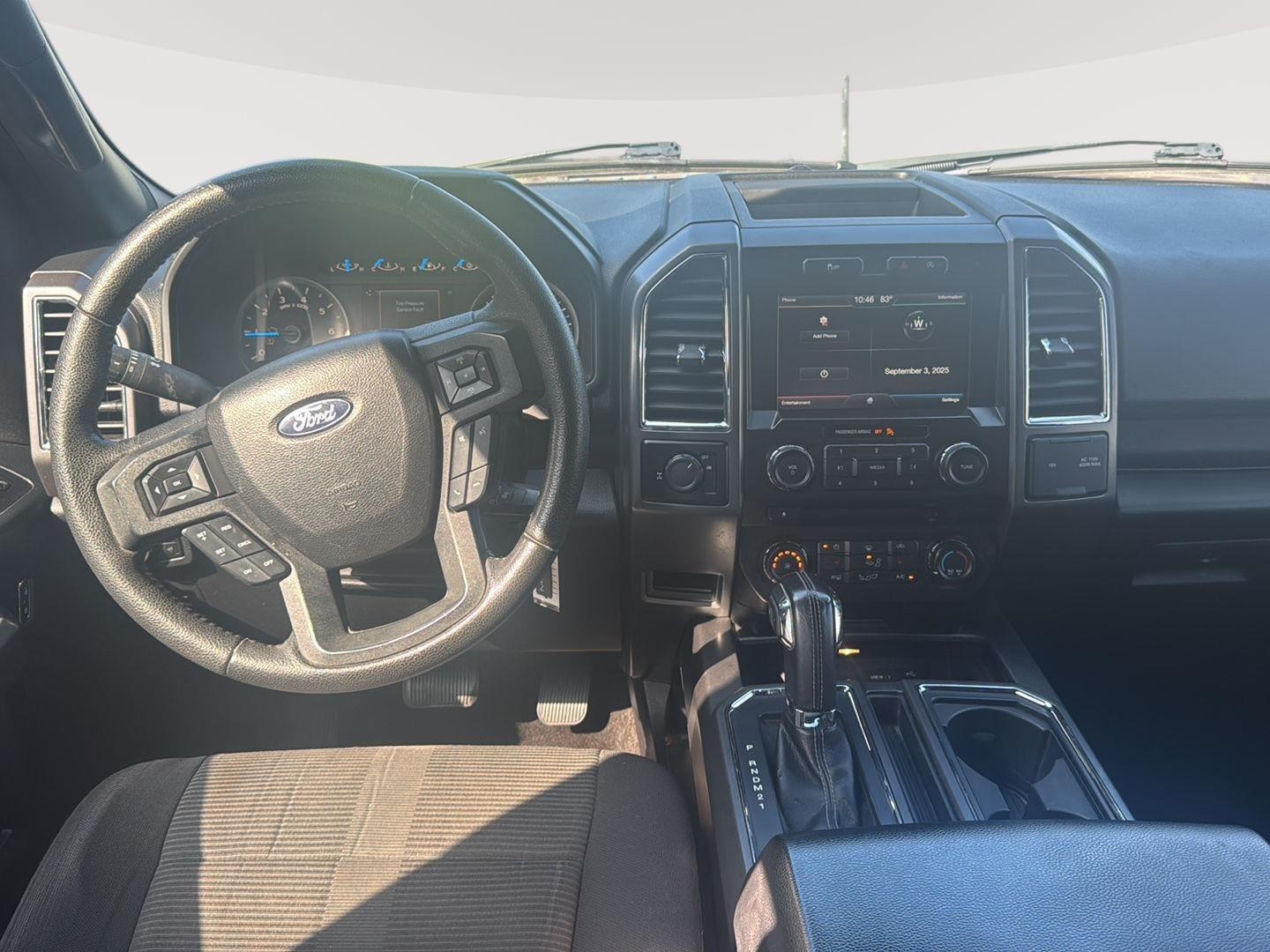 2015 Ford F-150 XLT photo 27
