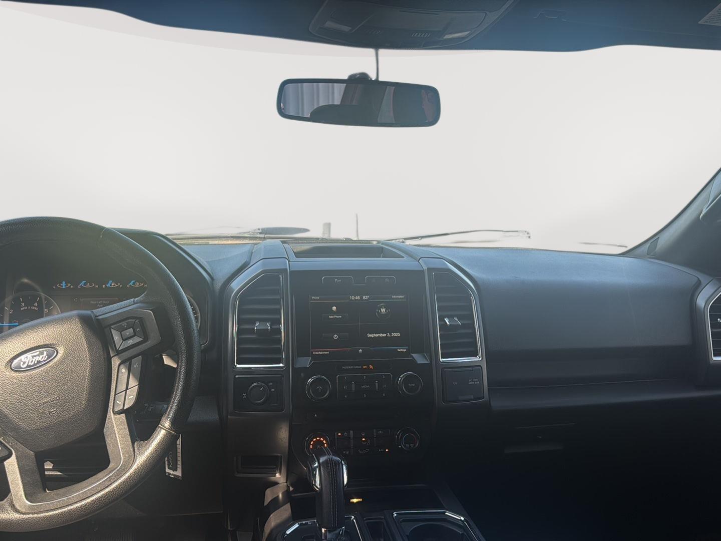 2015 Ford F-150 XLT photo 28