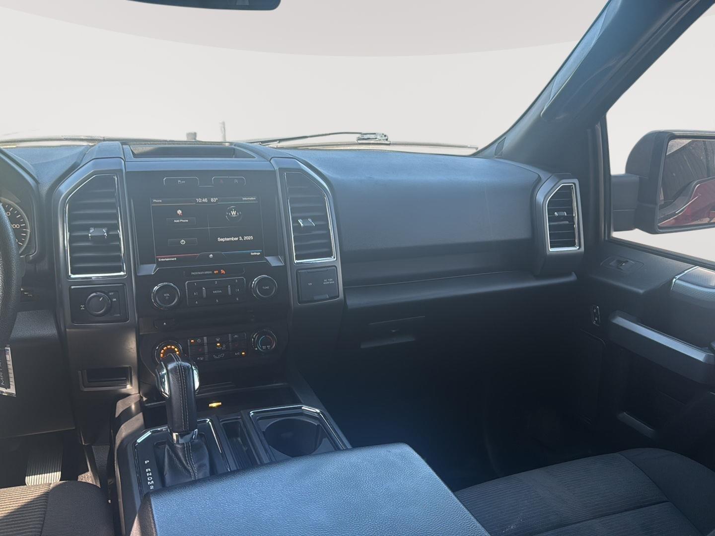2015 Ford F-150 XLT photo 29