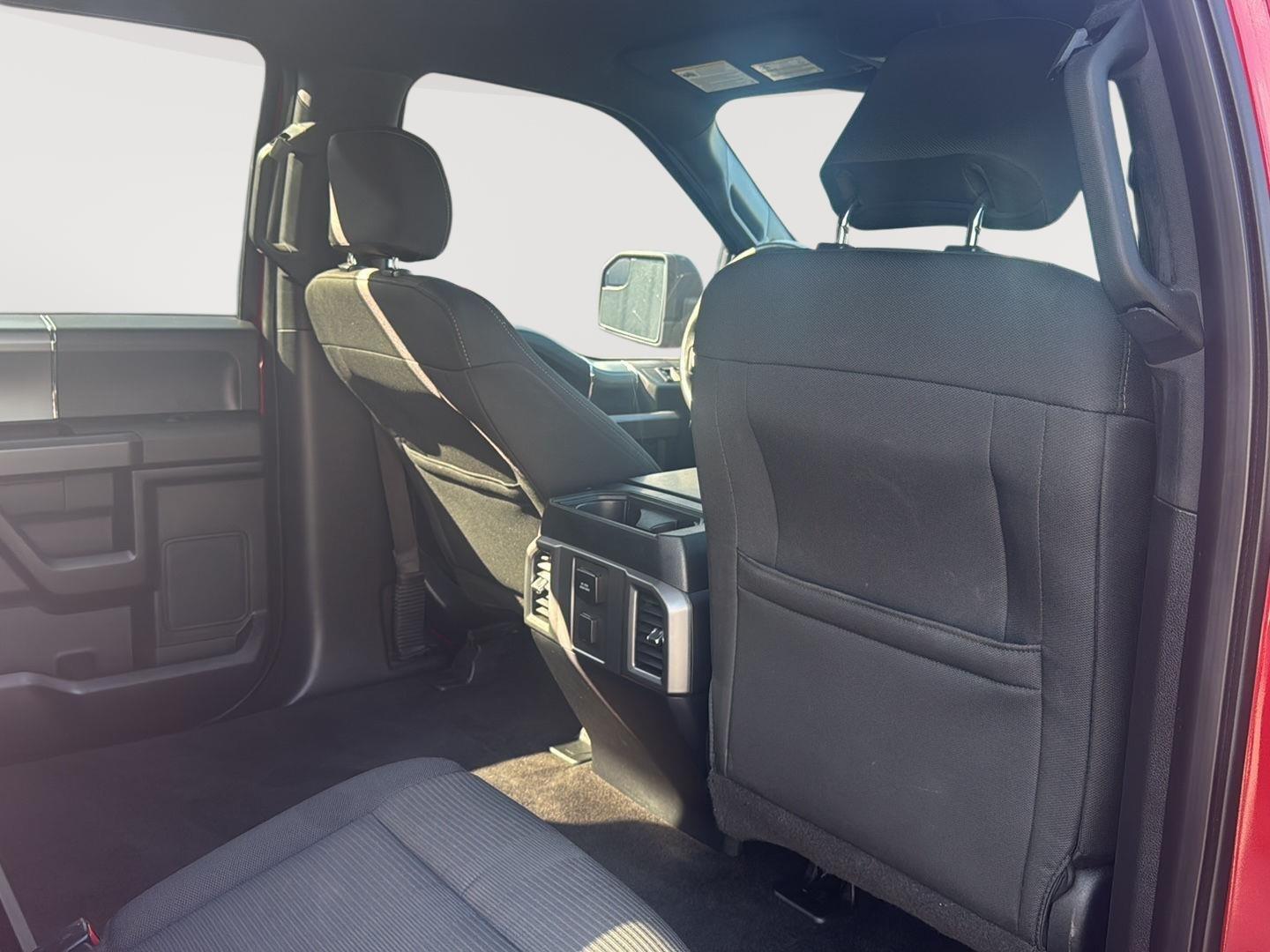 2015 Ford F-150 XLT photo 34