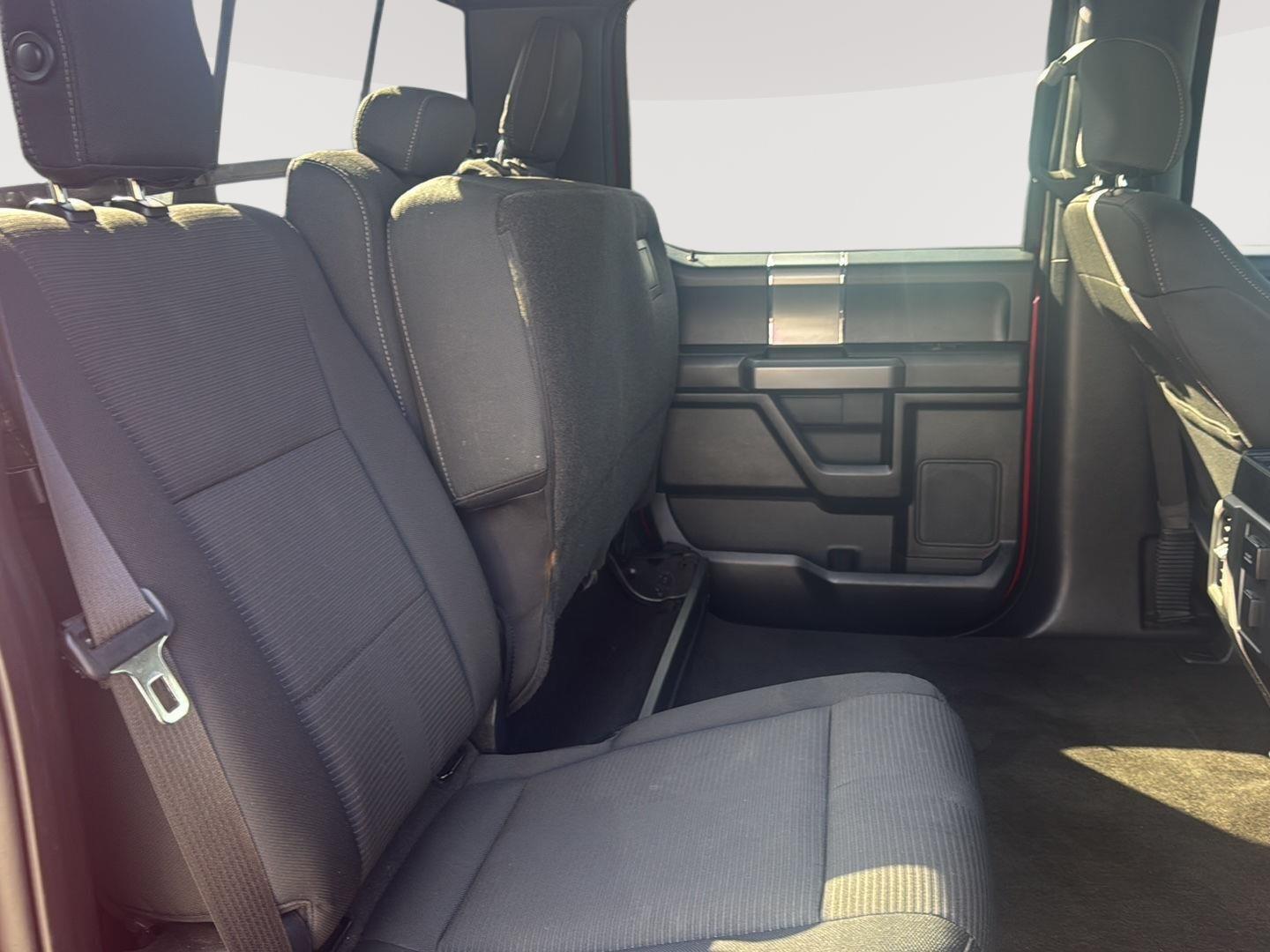 2015 Ford F-150 XLT photo 36