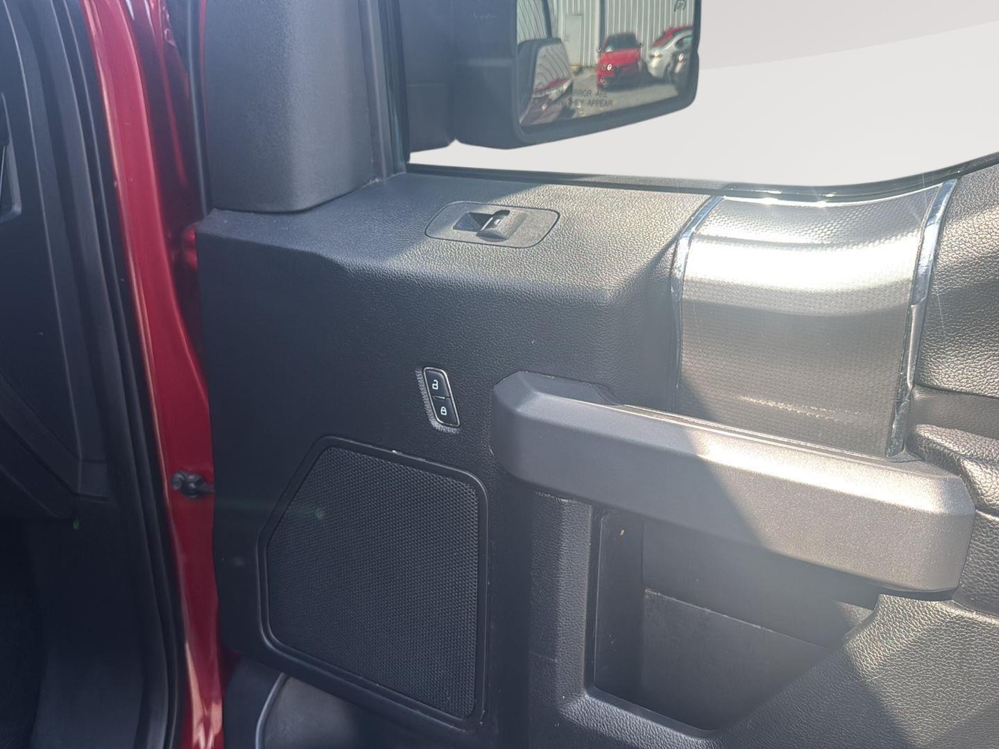 2015 Ford F-150 XLT photo 39