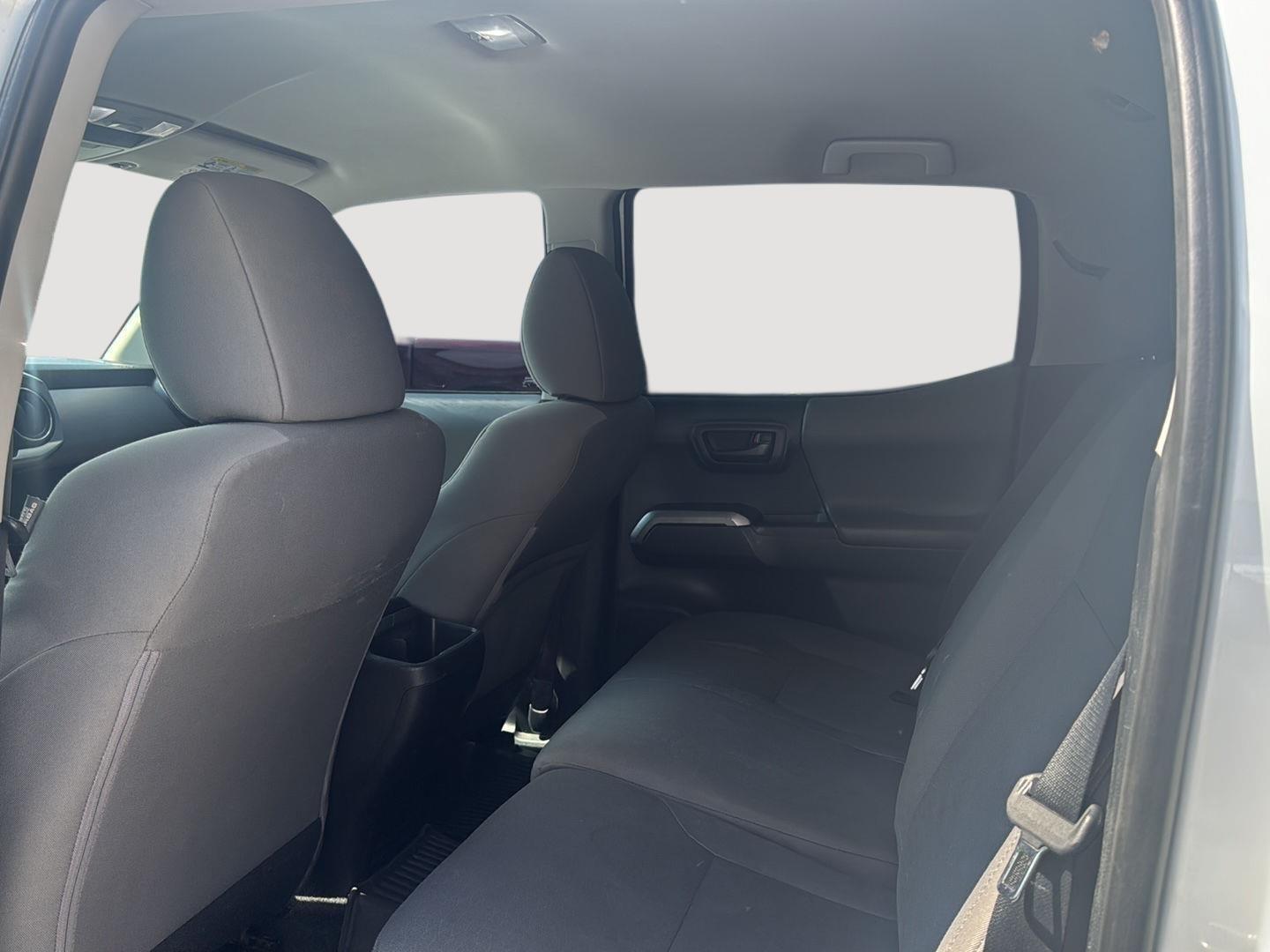 2016 Toyota Tacoma SR5 photo 15