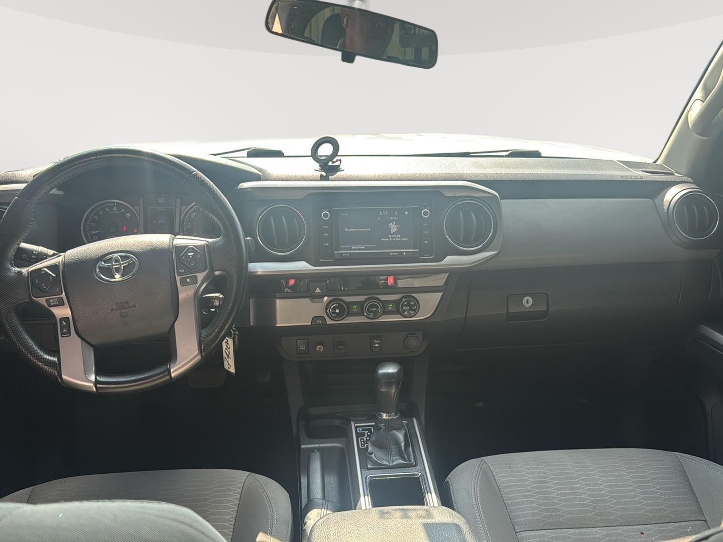 2016 Toyota Tacoma SR5 photo 20