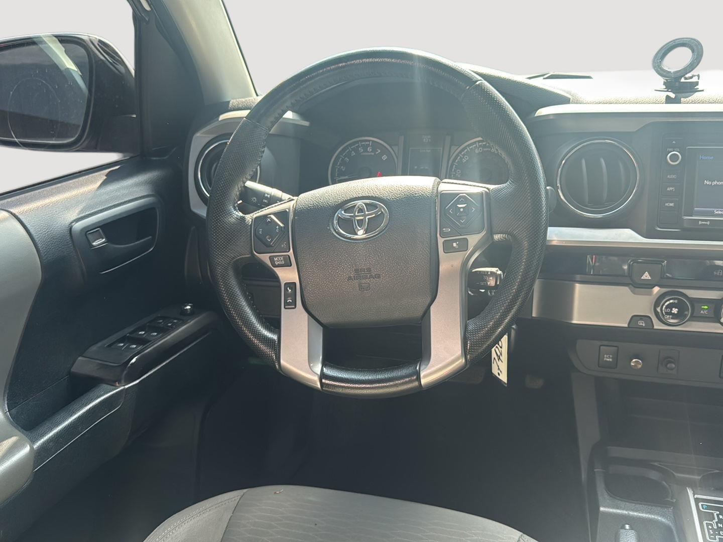 2016 Toyota Tacoma SR5 photo 22