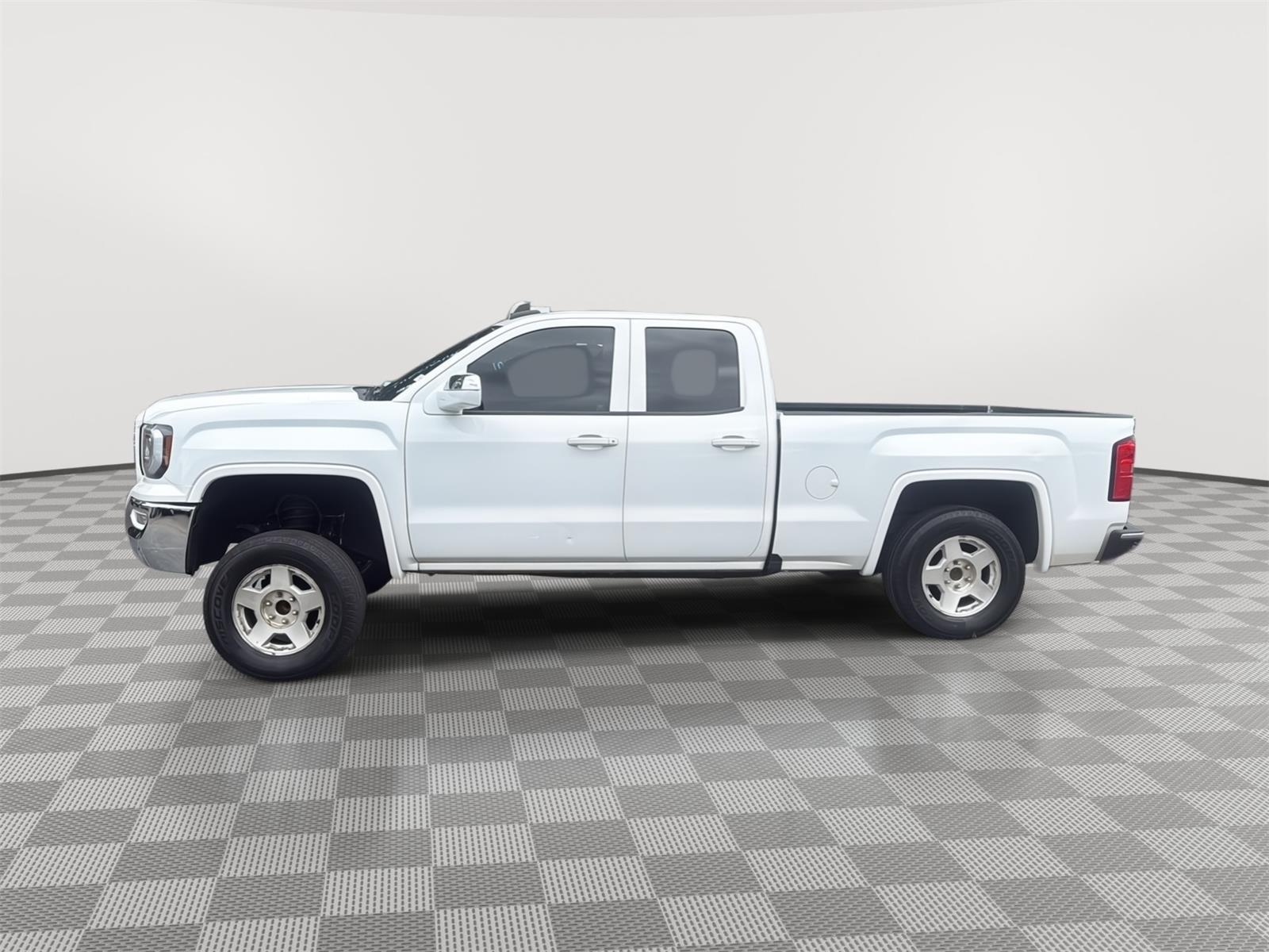 2018 Gmc Sierra 1500 Elevation photo 2