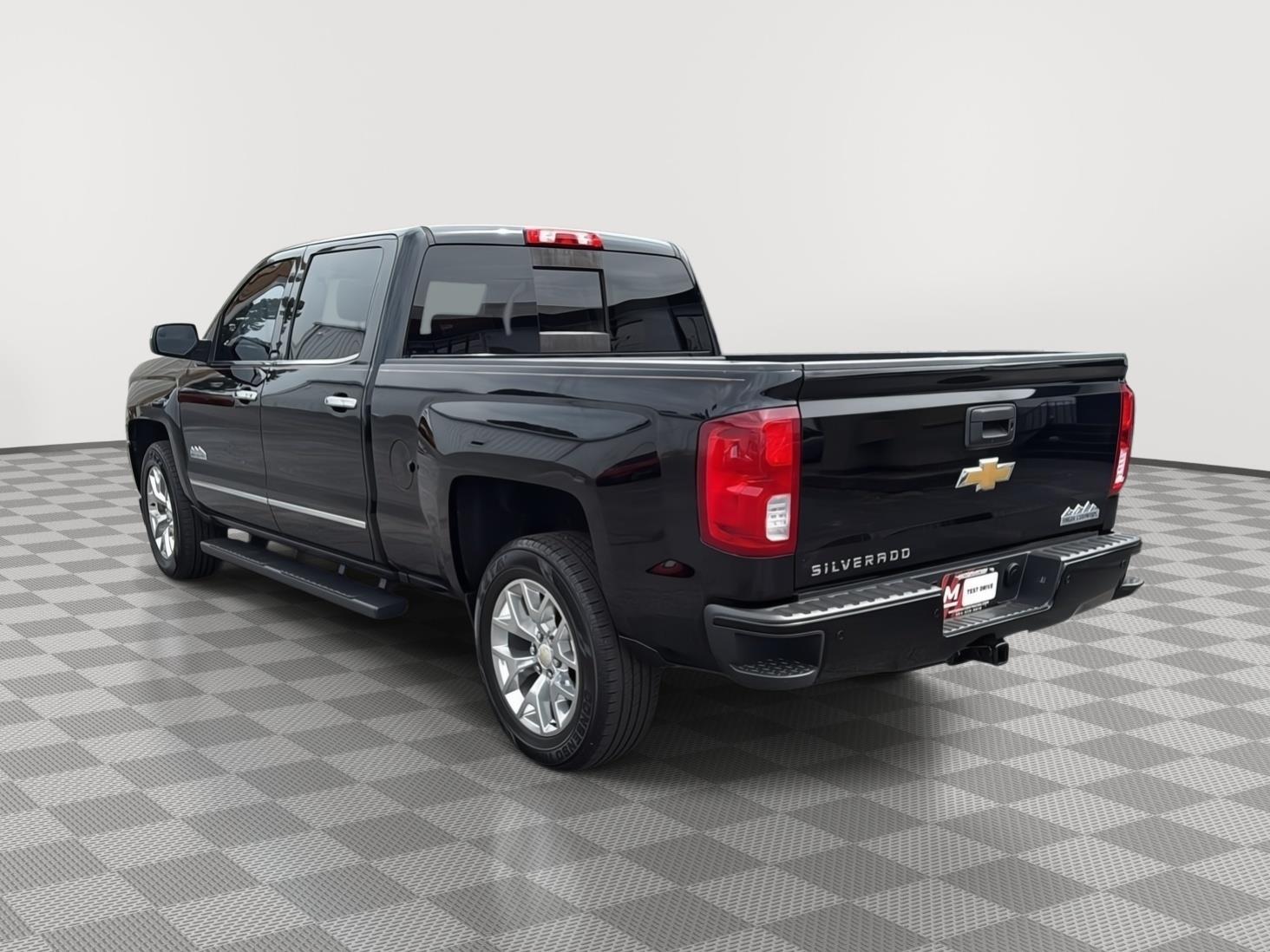 2016 Chevrolet Silverado 1500 High Country photo 3