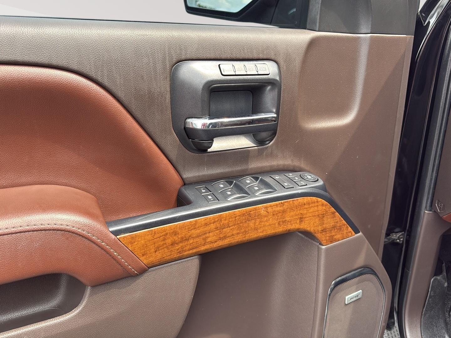2016 Chevrolet Silverado 1500 High Country photo 10