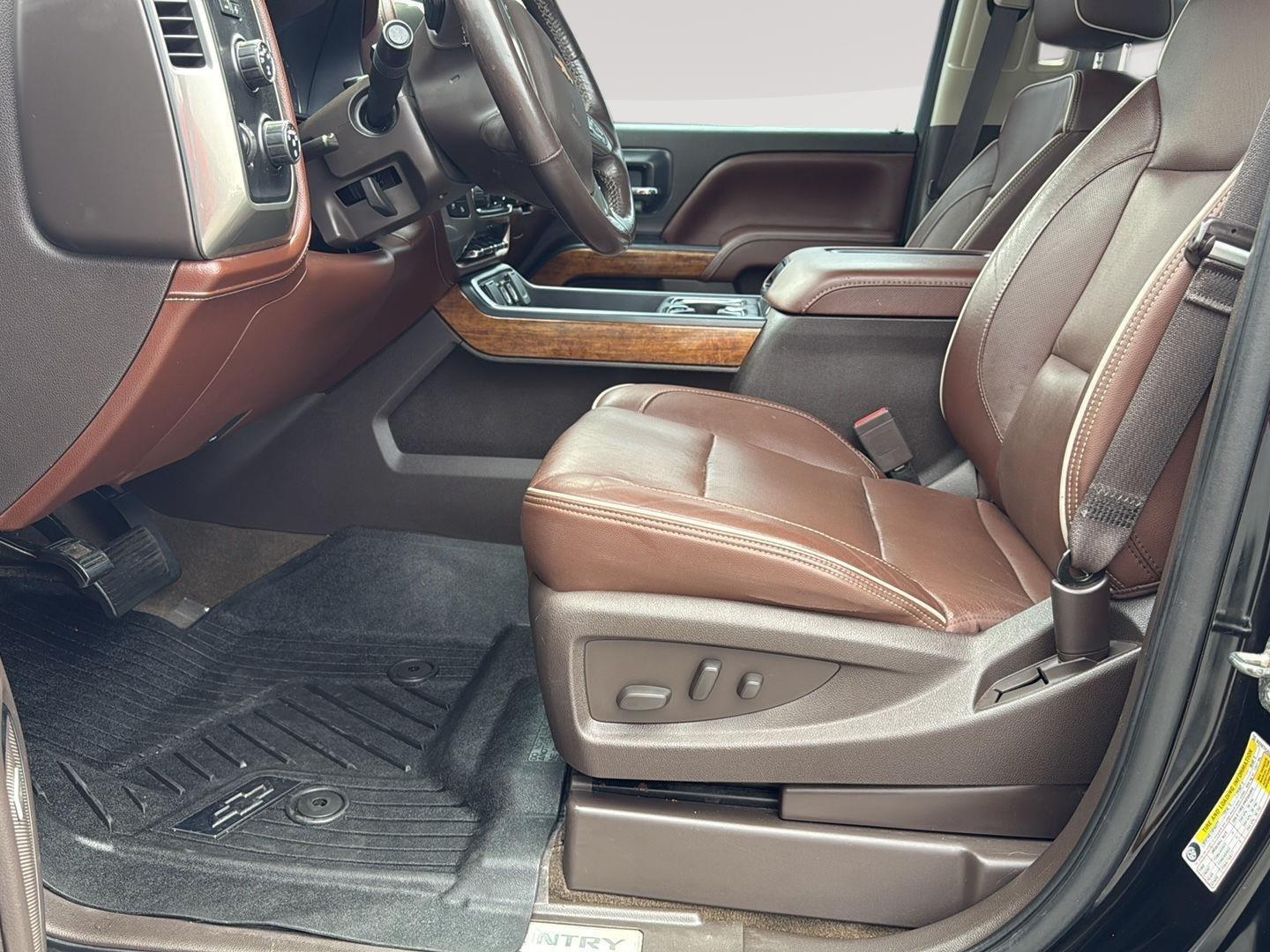 2016 Chevrolet Silverado 1500 High Country photo 15