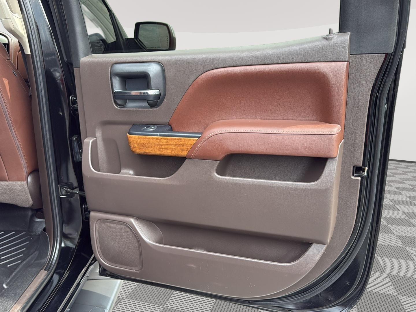 2016 Chevrolet Silverado 1500 High Country photo 29